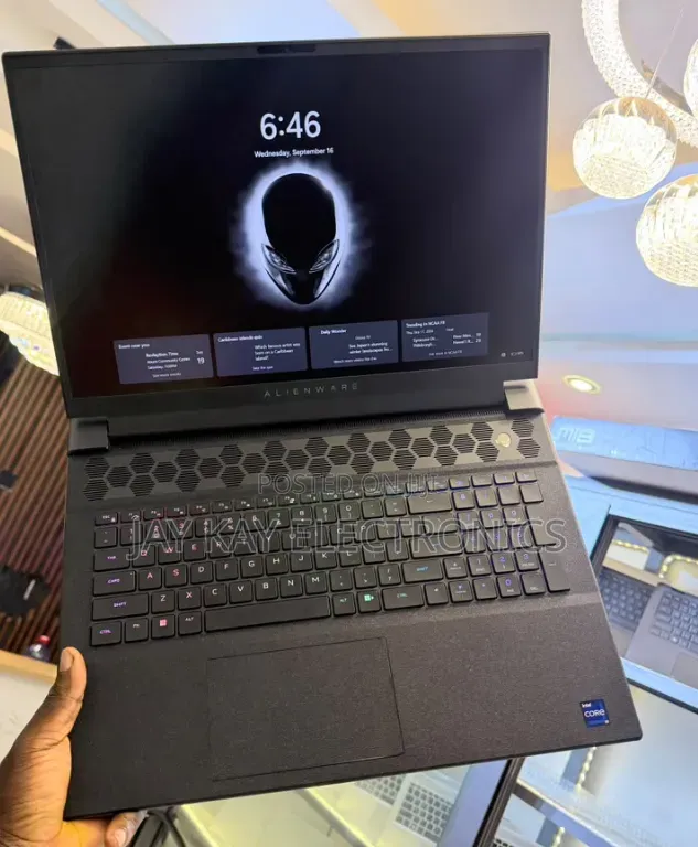 Laptop Alienware M18 R2 32GB Intel Core i9 SSD 1T