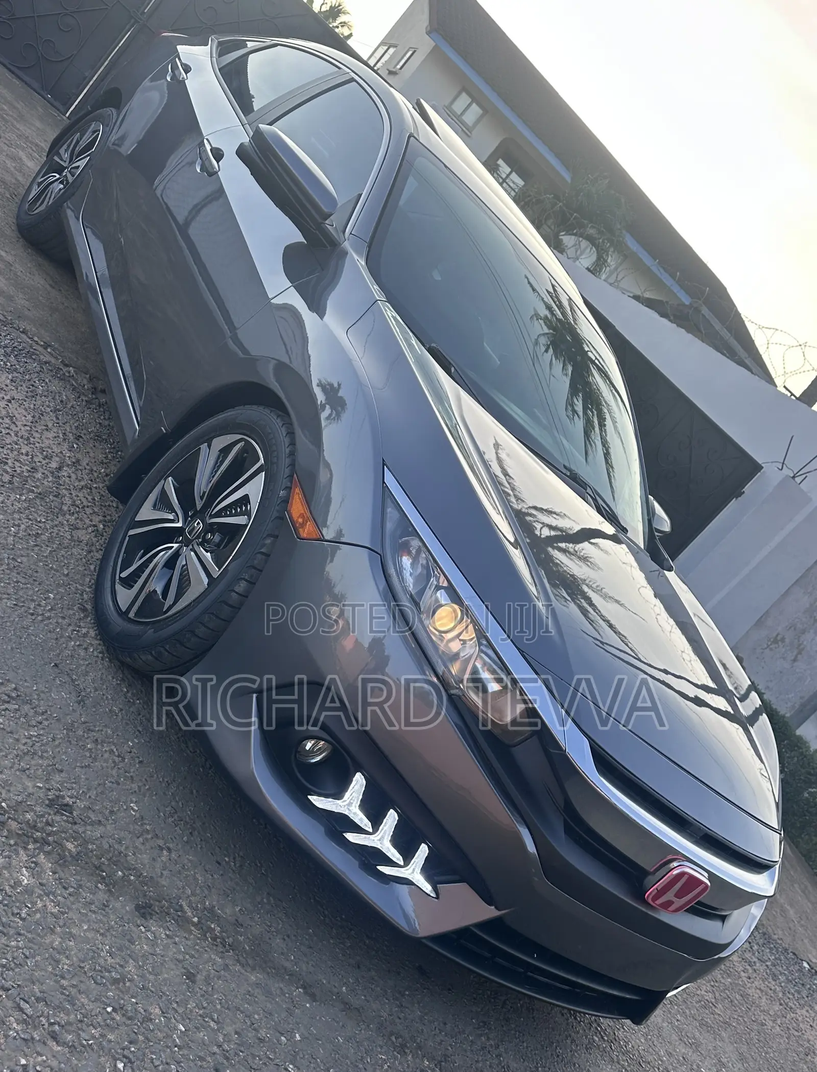 Honda Civic EX-T 4dr Sedan (1.5L 4cyl) 2017 Gray