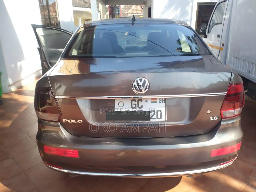 Volkswagen Polo 2017 Brown