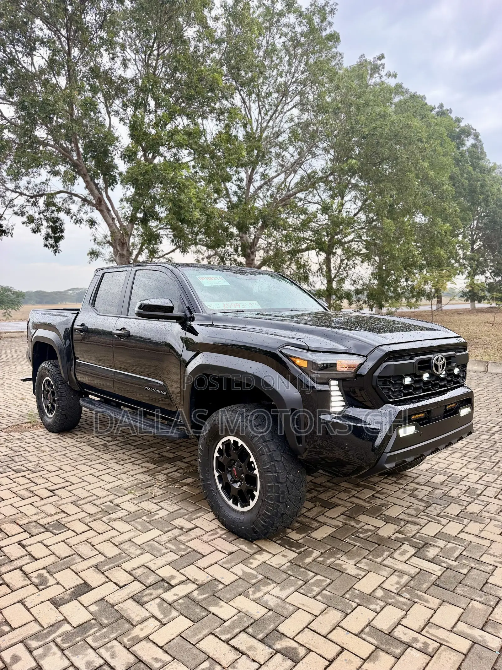 Toyota Tacoma 2024 Black