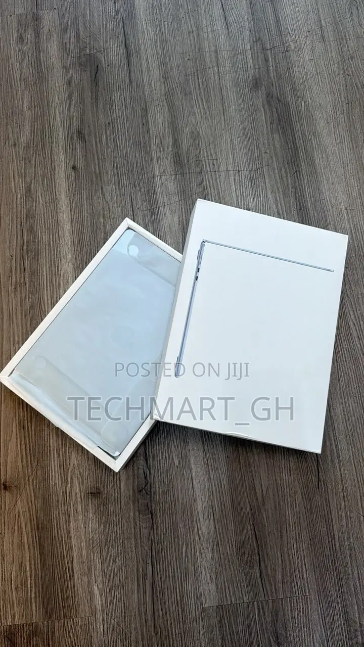 Laptop Apple MacBook Air 2024 M3 8GB Apple M3 SSD 256GB