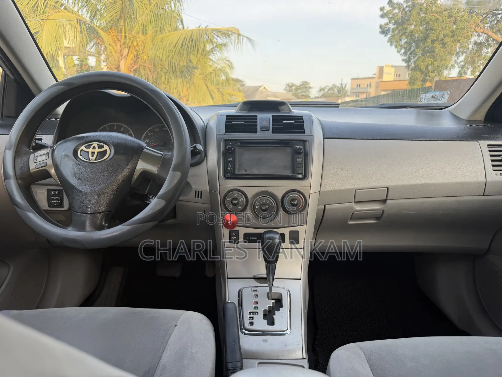 Toyota Corolla LE 4dr Sedan (1.8L 4cyl 4A) 2013 Silver