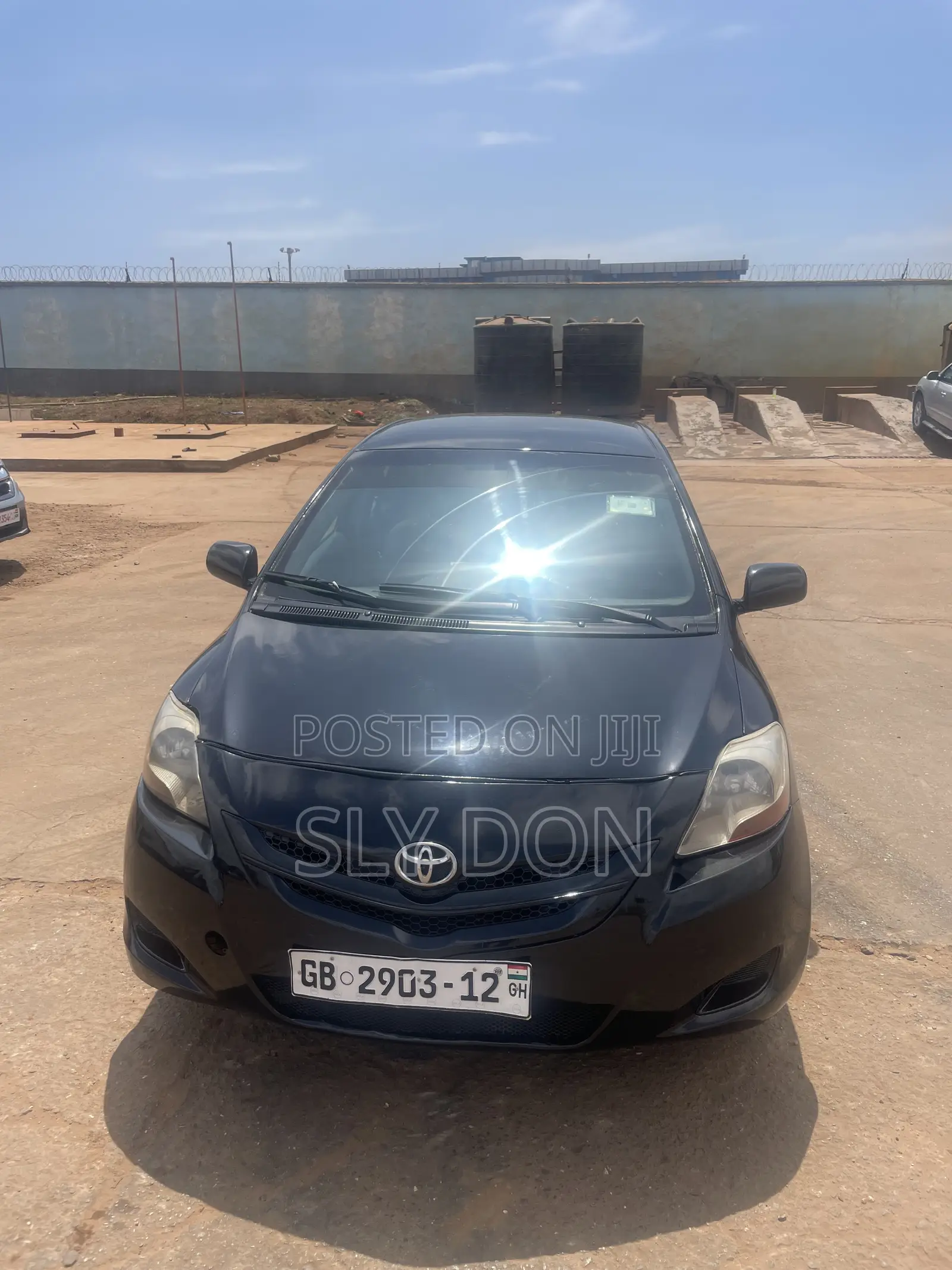 Toyota Yaris Base Hatchback 3dr 2010 Black