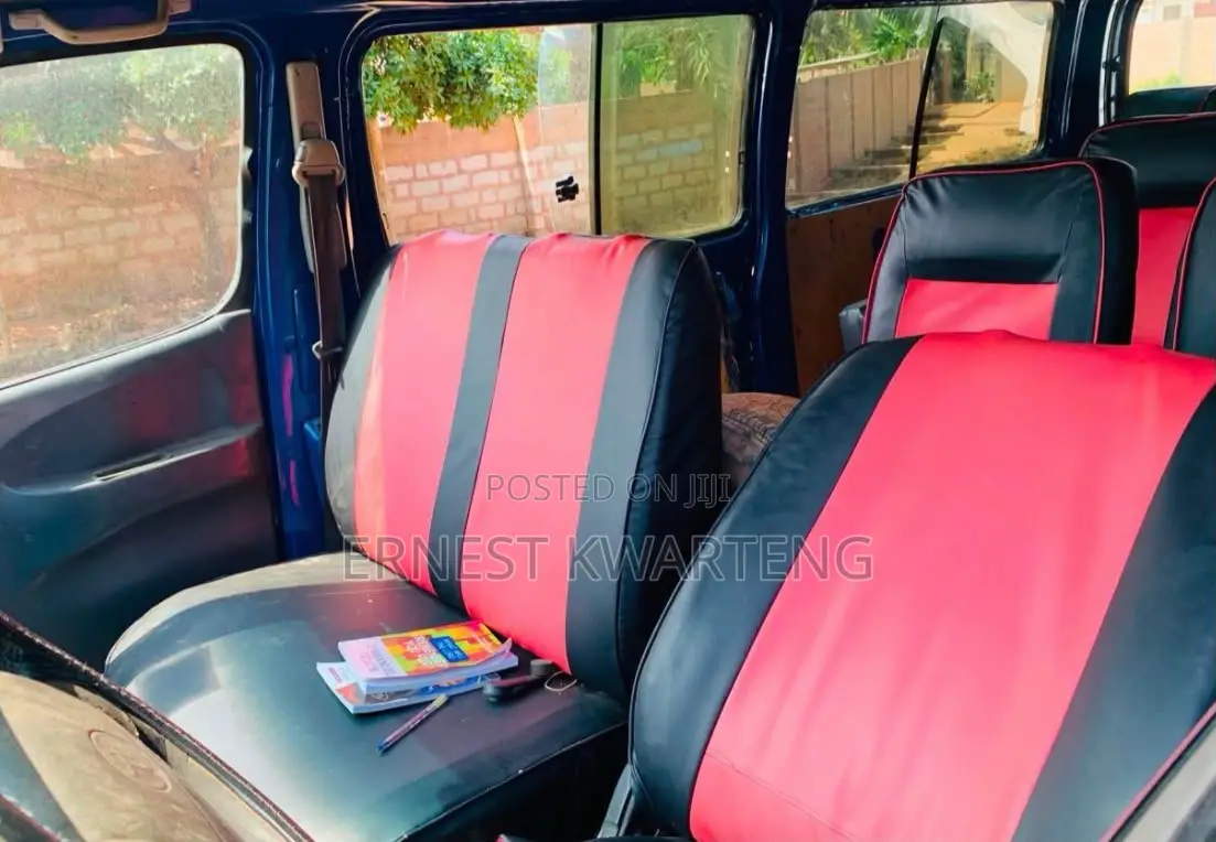 Toyota HiAce 2004 Blue