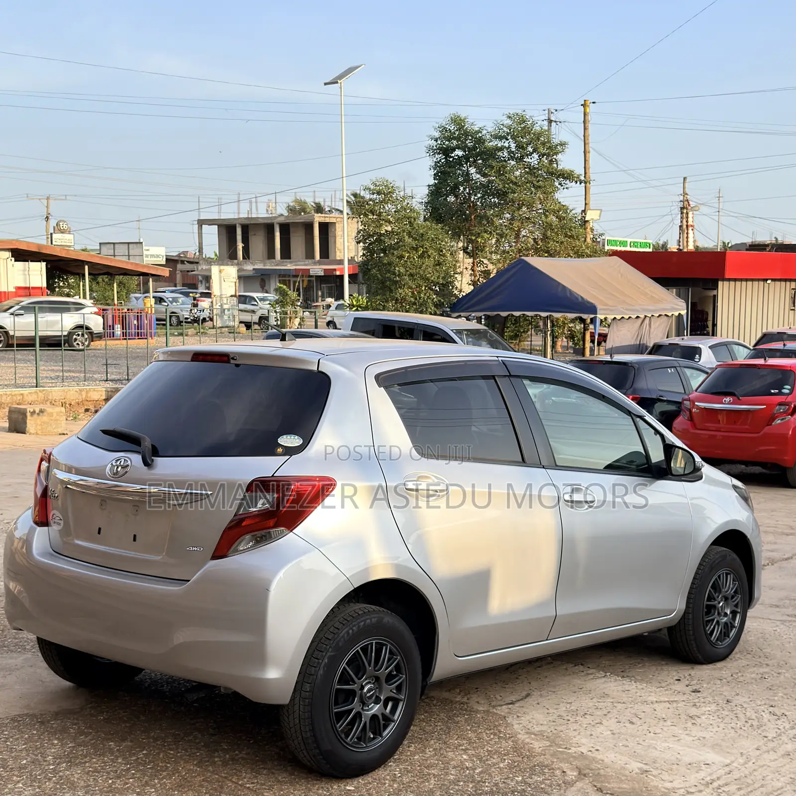 Toyota Vitz 1.3 AWD 5dr 2015 Silver