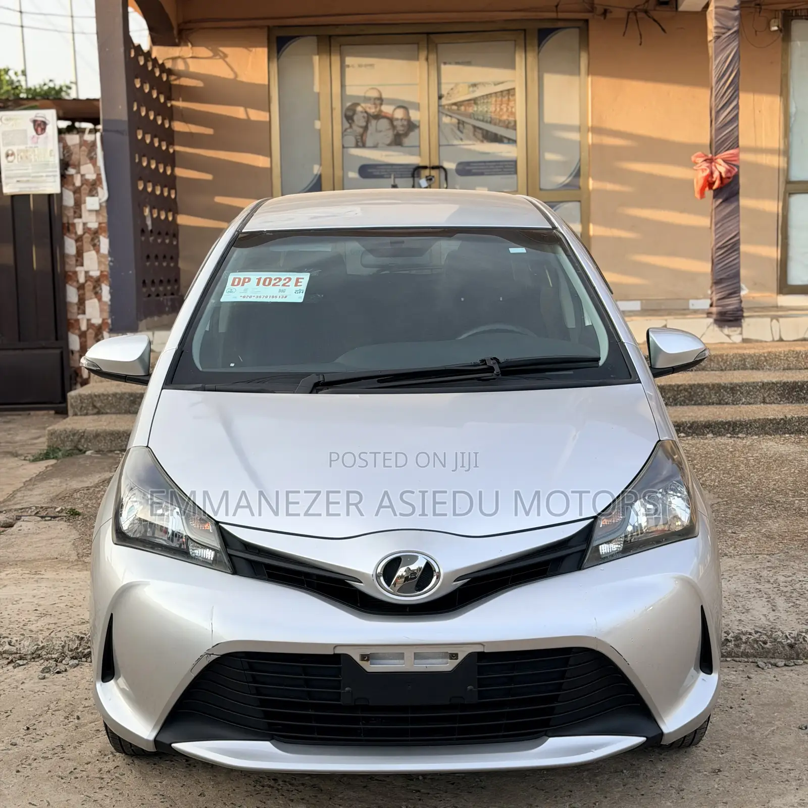 Toyota Vitz 1.3 AWD 5dr 2015 Silver