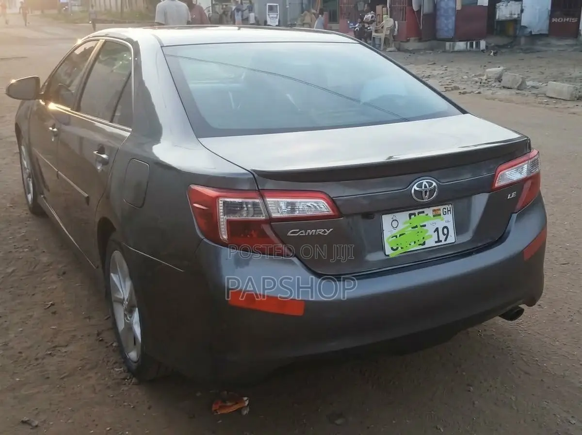 Toyota Camry SE Sport 4dr Sedan (2.5L 4cyl 6A) 2014 Gray