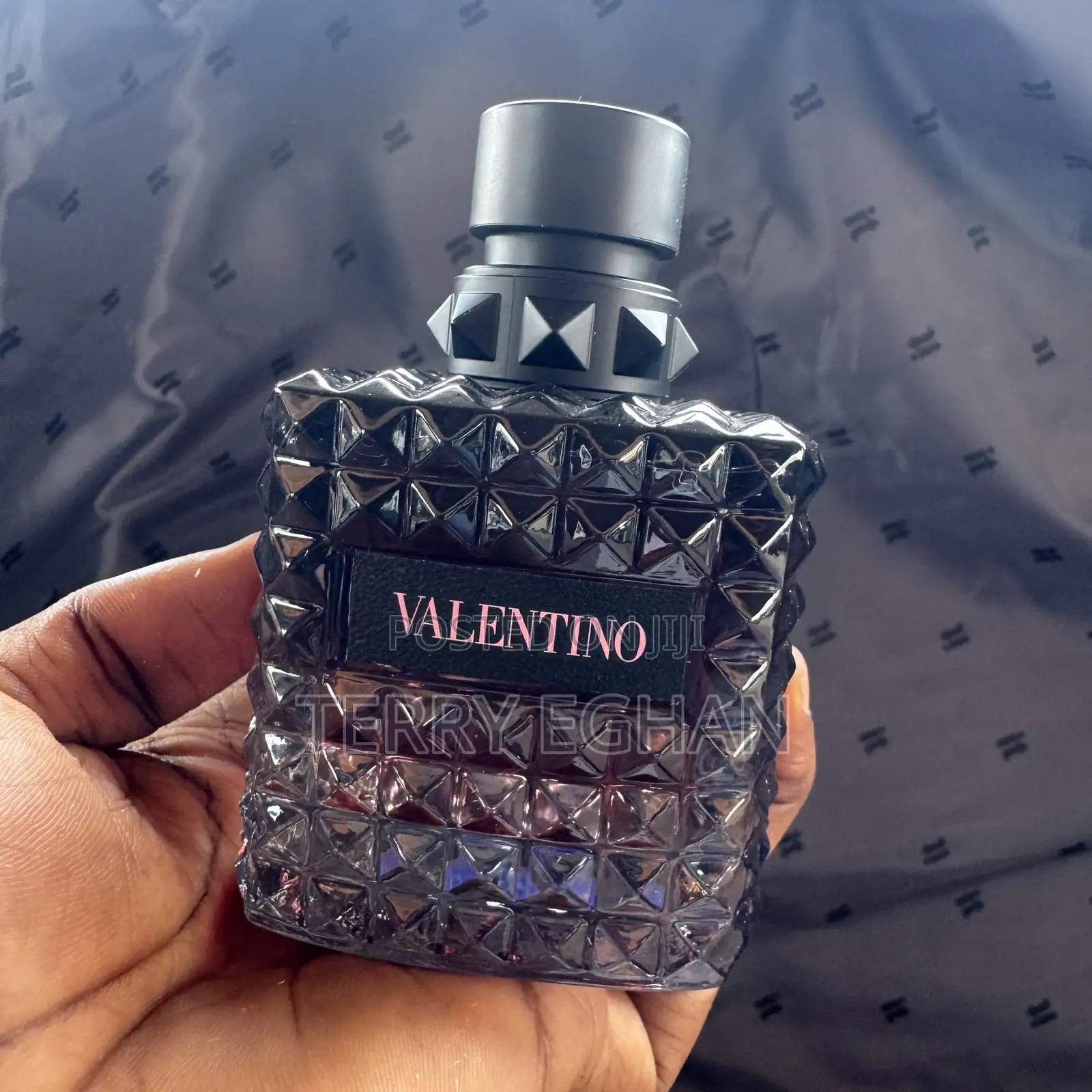 Valentino Donna Born in Roma Intense