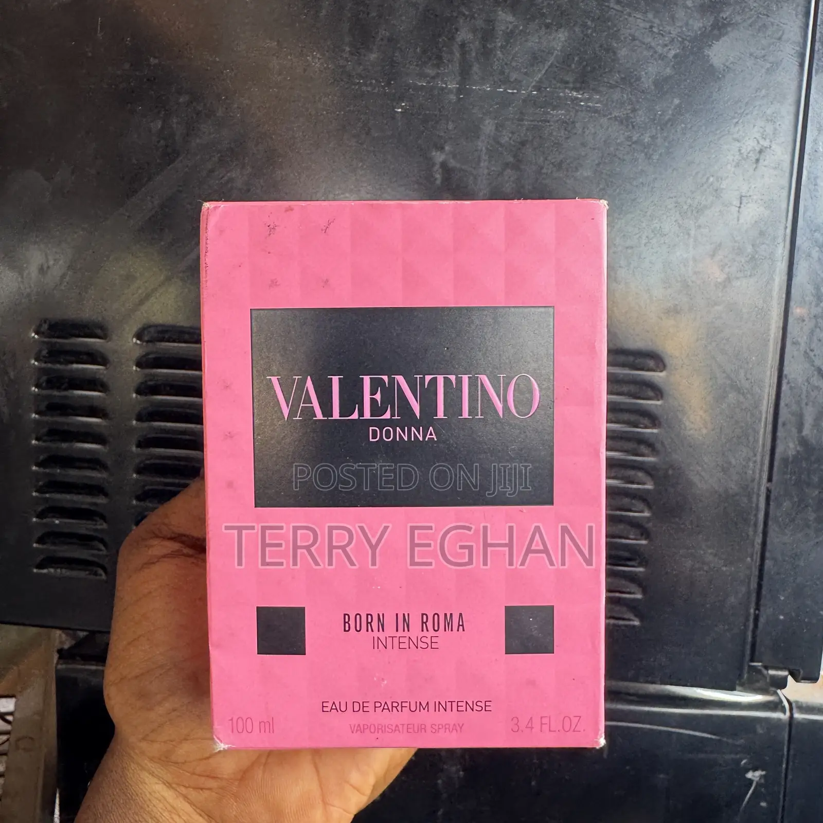 Valentino Donna Born in Roma Intense