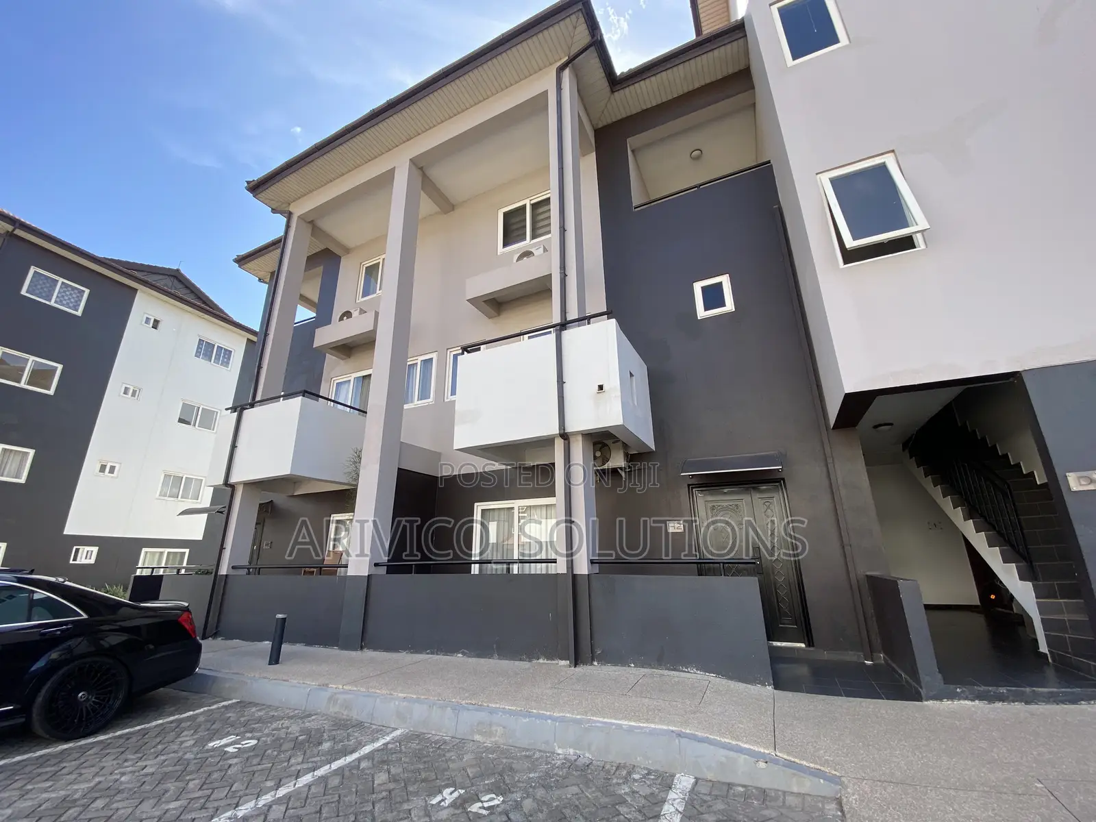 Furnished 3bdrm Townhouse / Terrace in East Legon, Boundary Road Area