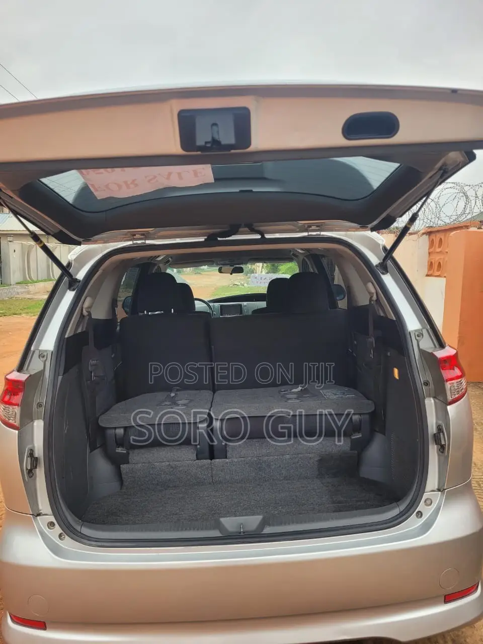 Toyota Estima 2010 Silver
