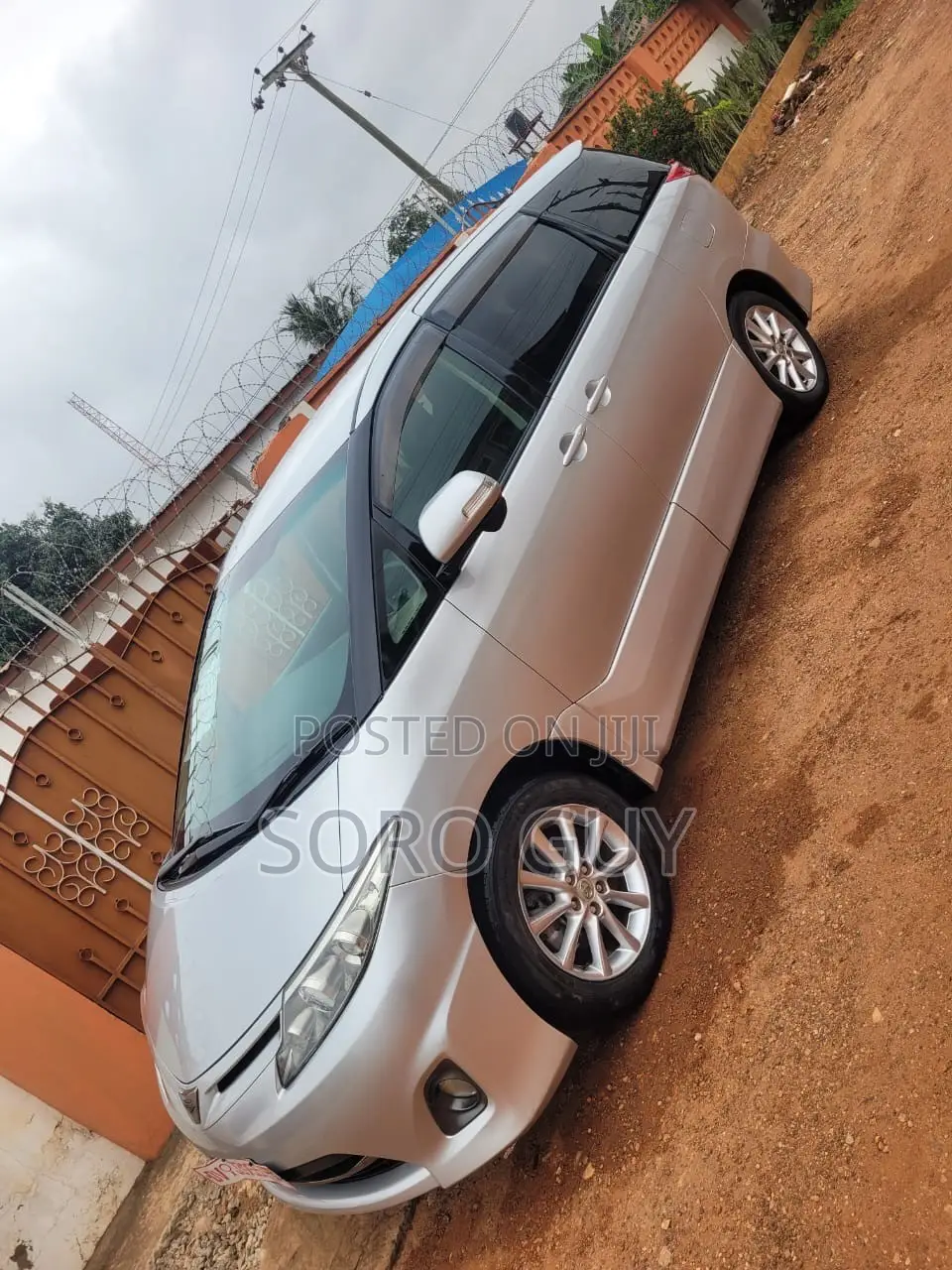 Toyota Estima 2010 Silver