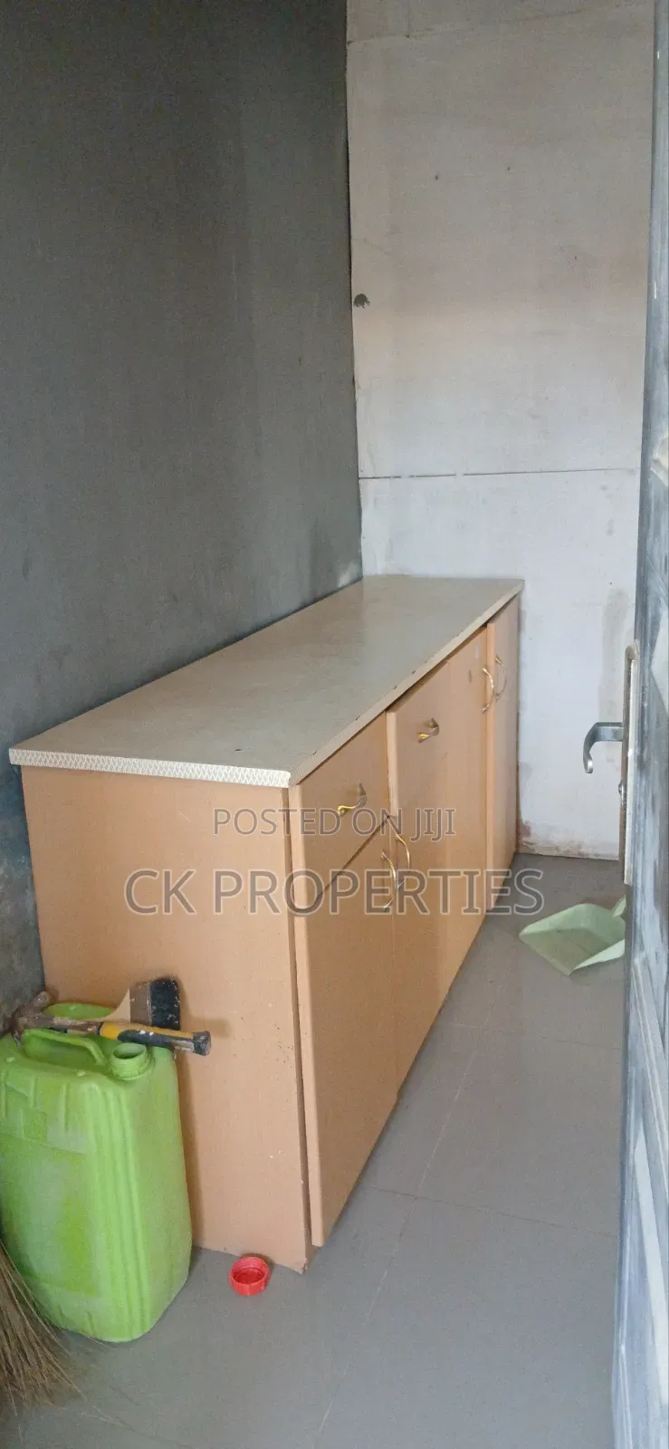 Mini Flat in Parakuo Estate for rent