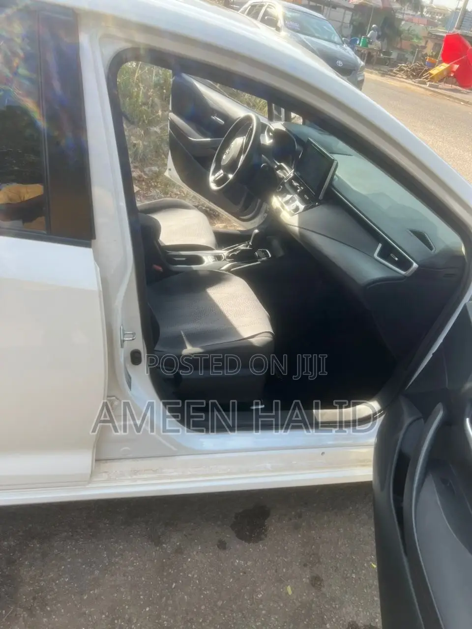 Toyota Corolla LE 2020 White