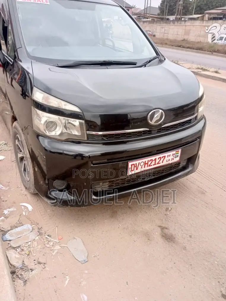 Toyota Voxy 2013 Black