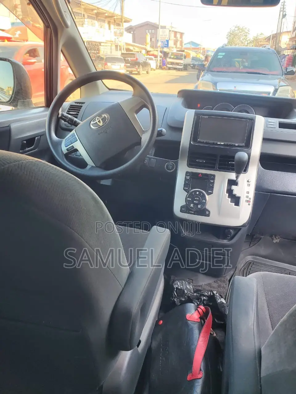 Toyota Voxy 2013 Black