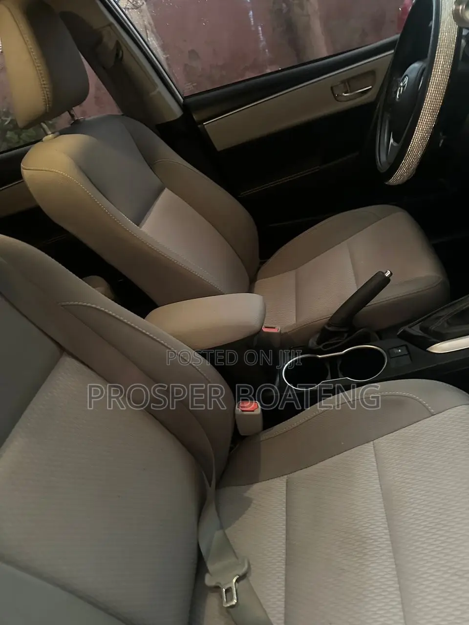 Toyota Corolla LE 4dr Sedan (1.8L 4cyl CVT) 2016 White