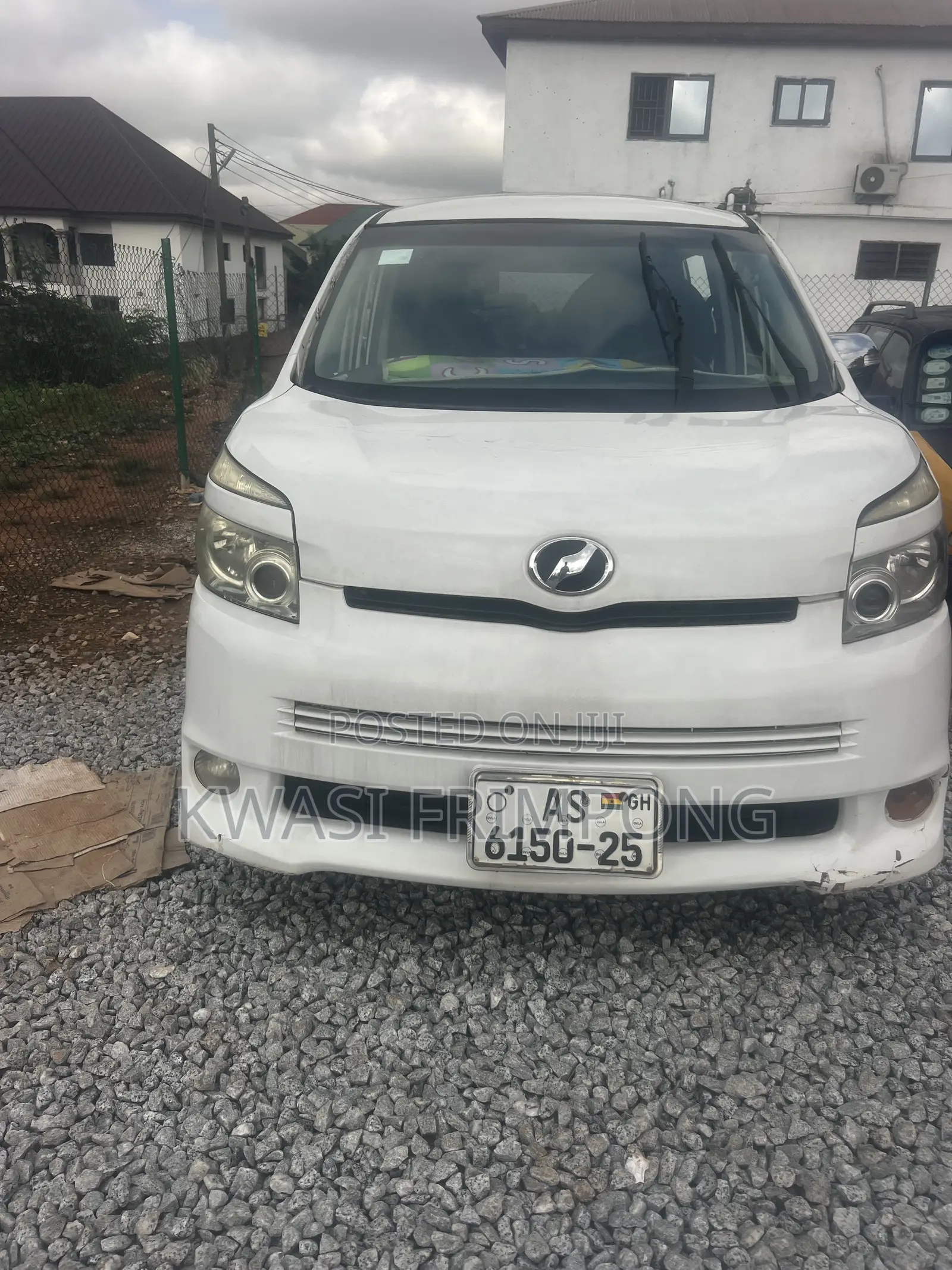 Toyota Voxy 2013 Silver