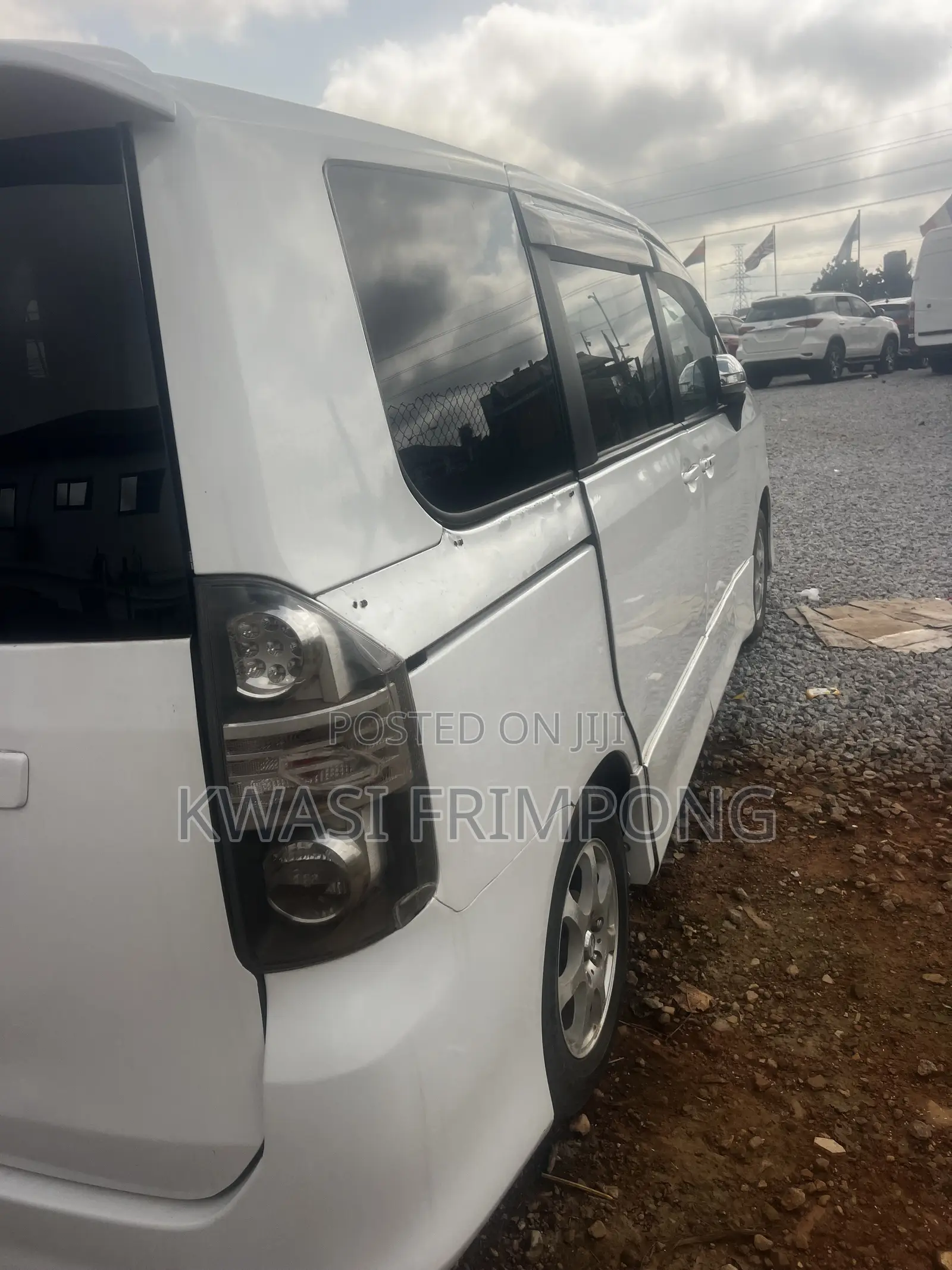 Toyota Voxy 2013 Silver
