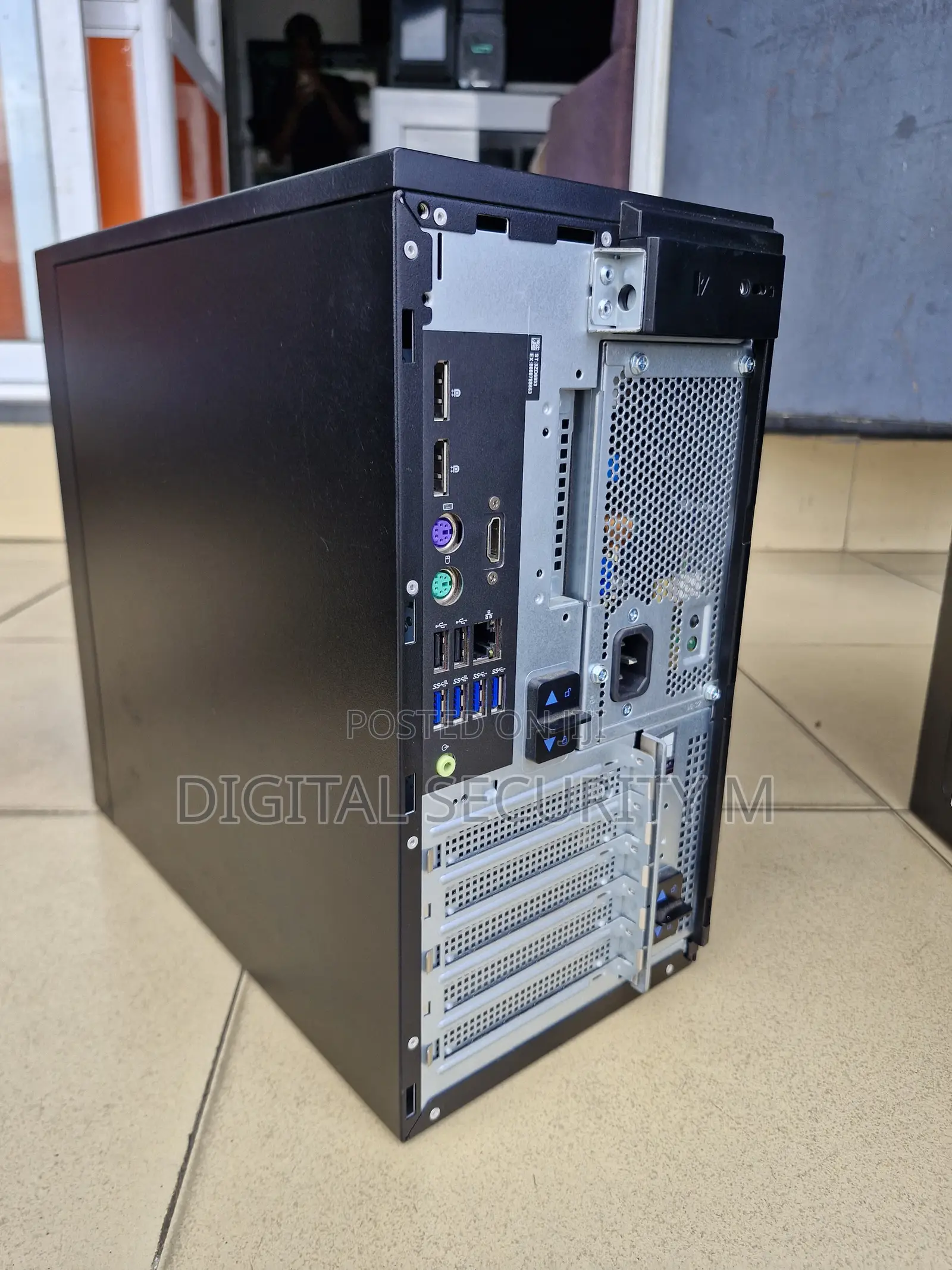 Desktop Computer Dell Precision 3000 16GB Intel Core i7 SSD 256GB