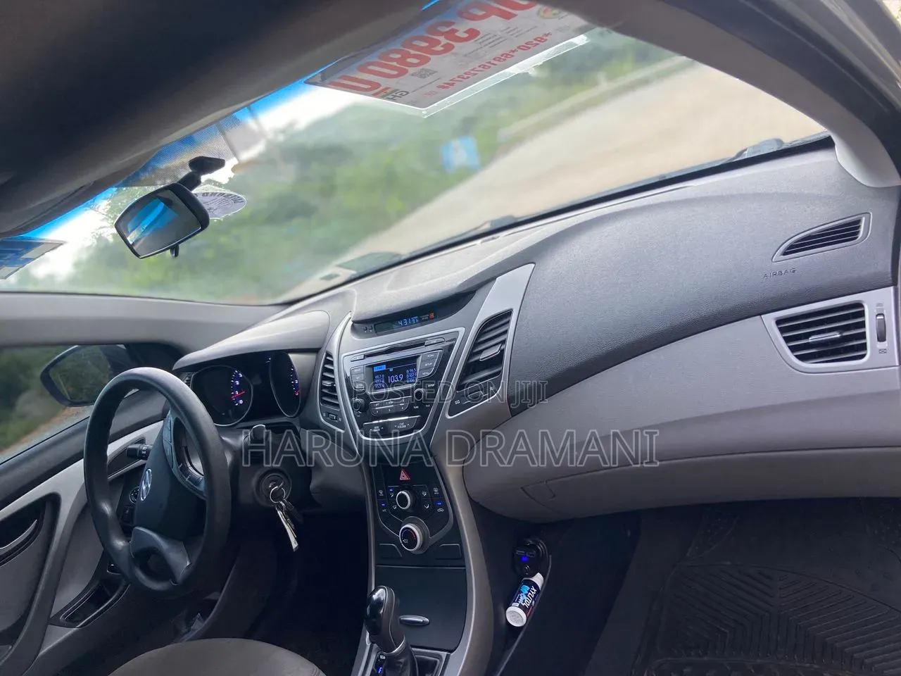 Hyundai Elantra SE 4dr Sedan (1.8L 4cyl 6A) 2014