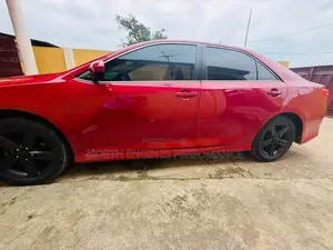 Toyota Camry SE 4dr Sedan (2.5L 4cyl 6A) 2014 Red