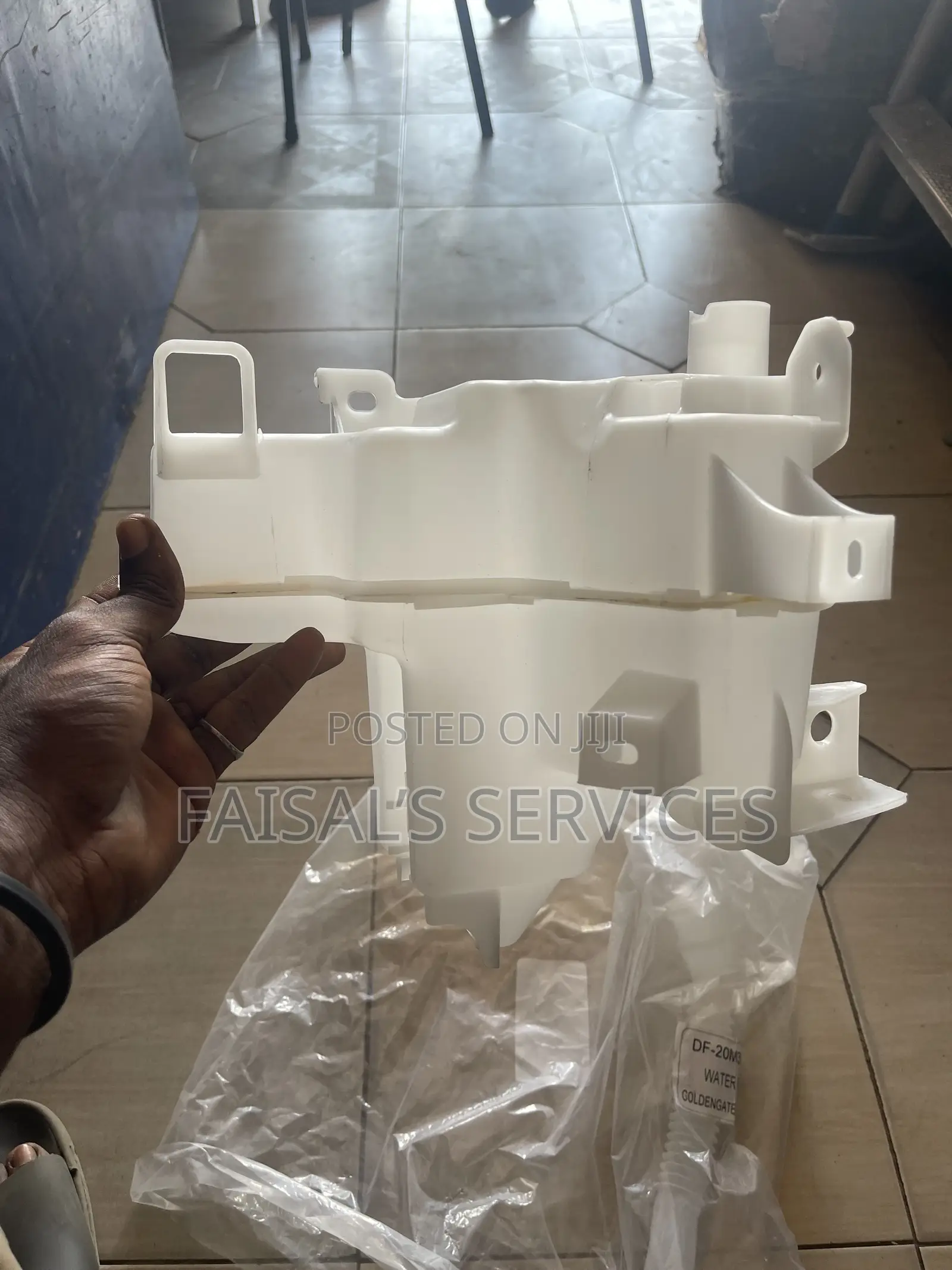 Mazda3 2019 2020 Wiper Bottle