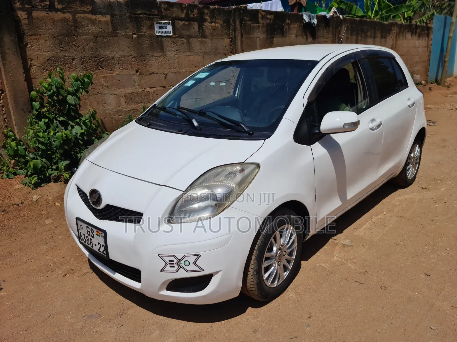 Toyota Vitz 2010 White