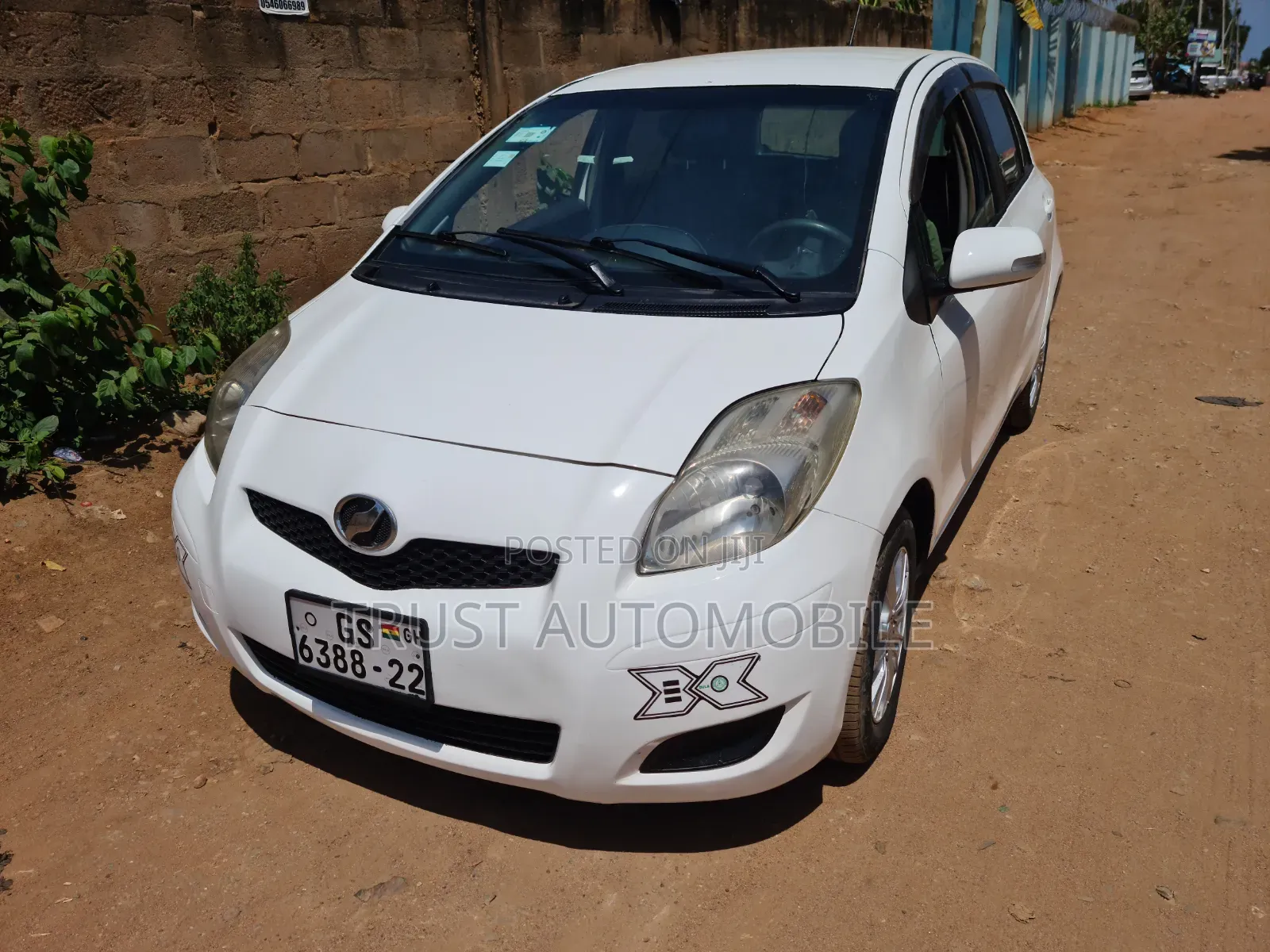 Toyota Vitz 2010 White