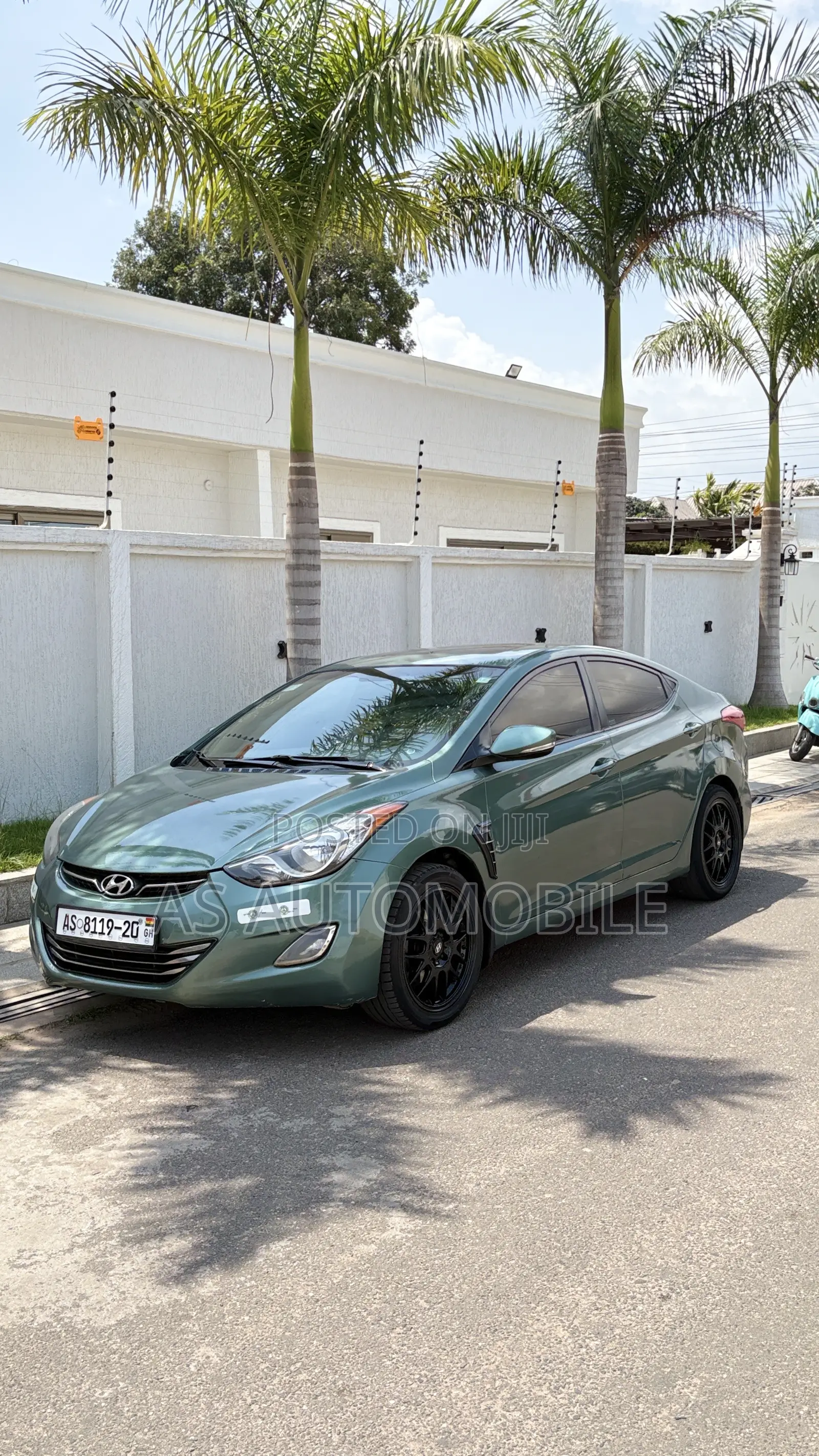 Hyundai Elantra Limited Sedan FWD (1.8L 4cyl 6A) 2013 Green