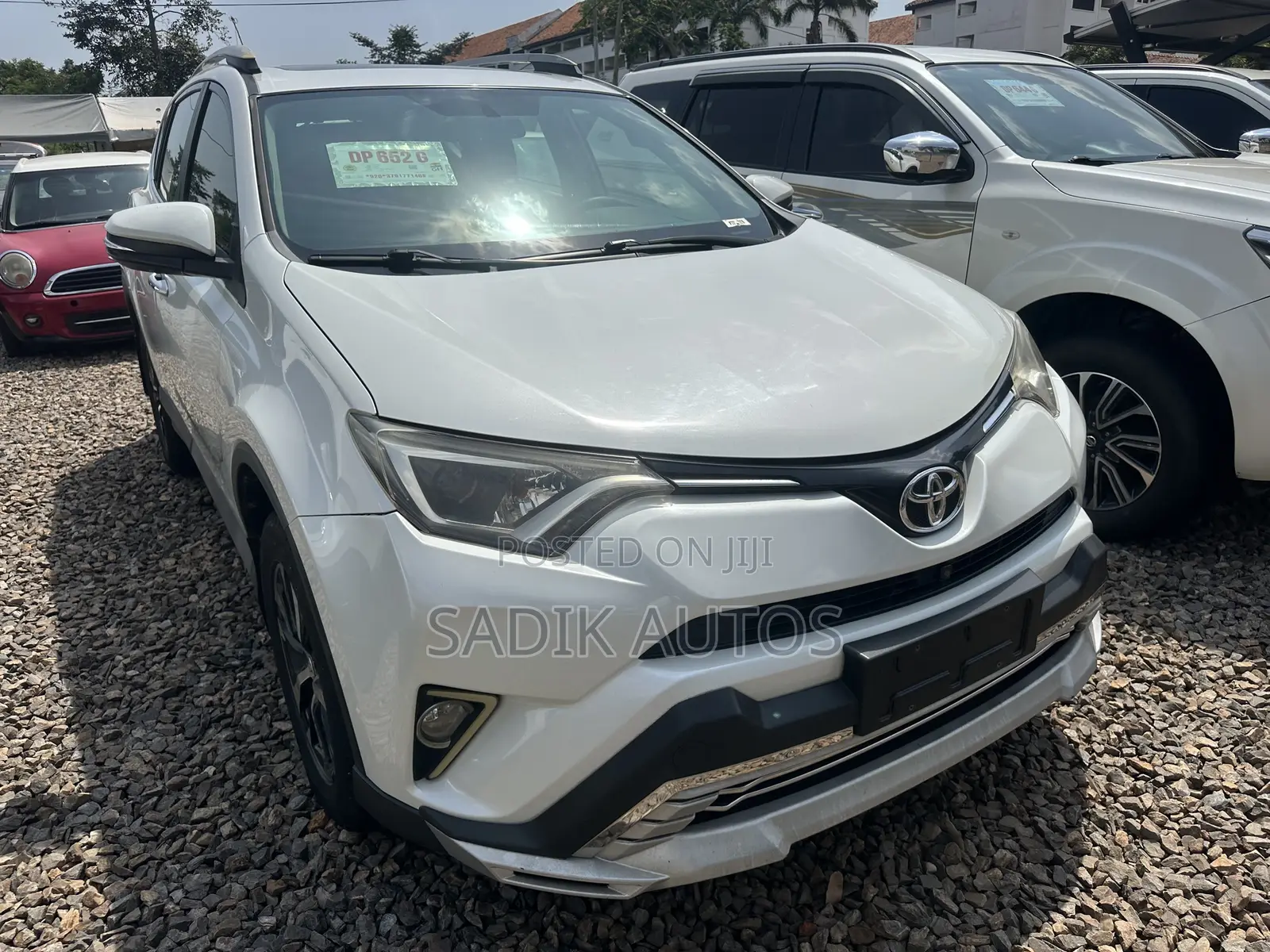 Toyota RAV4 Limited FWD (2.5L 4cyl 6A) 2017 White