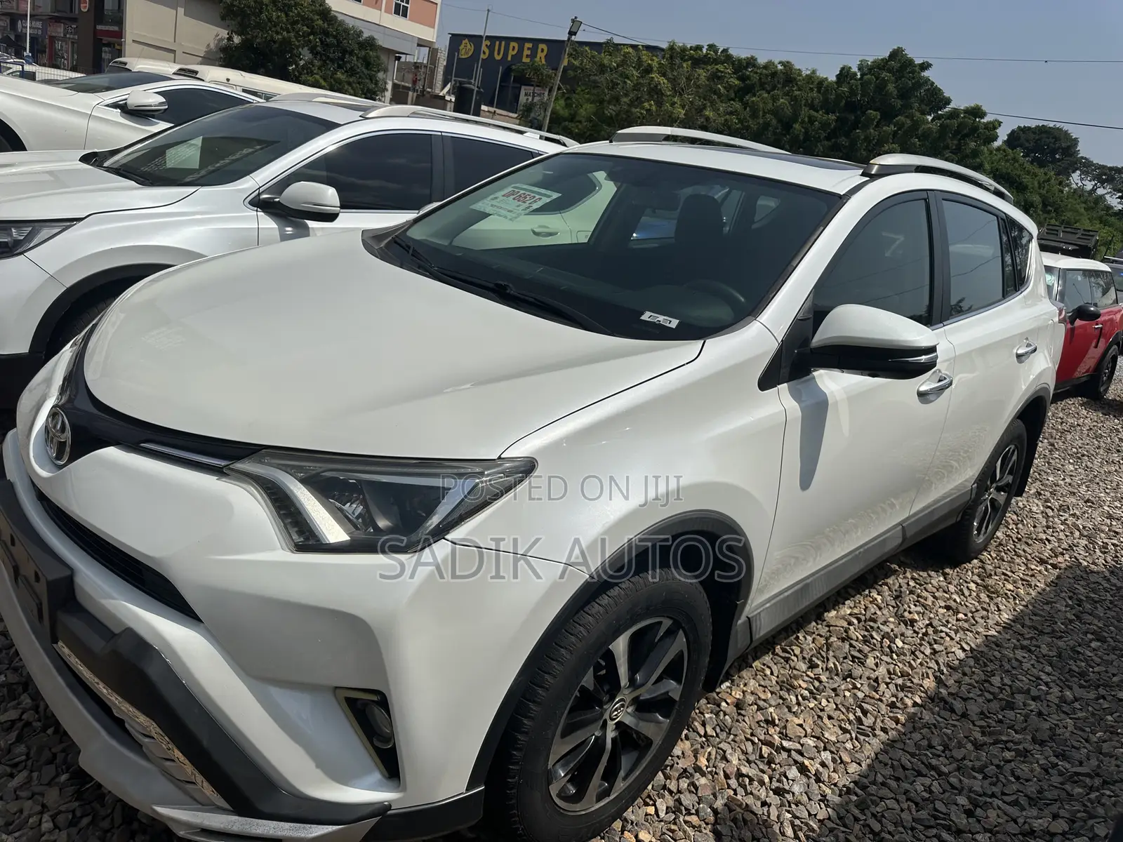 Toyota RAV4 Limited FWD (2.5L 4cyl 6A) 2017 White