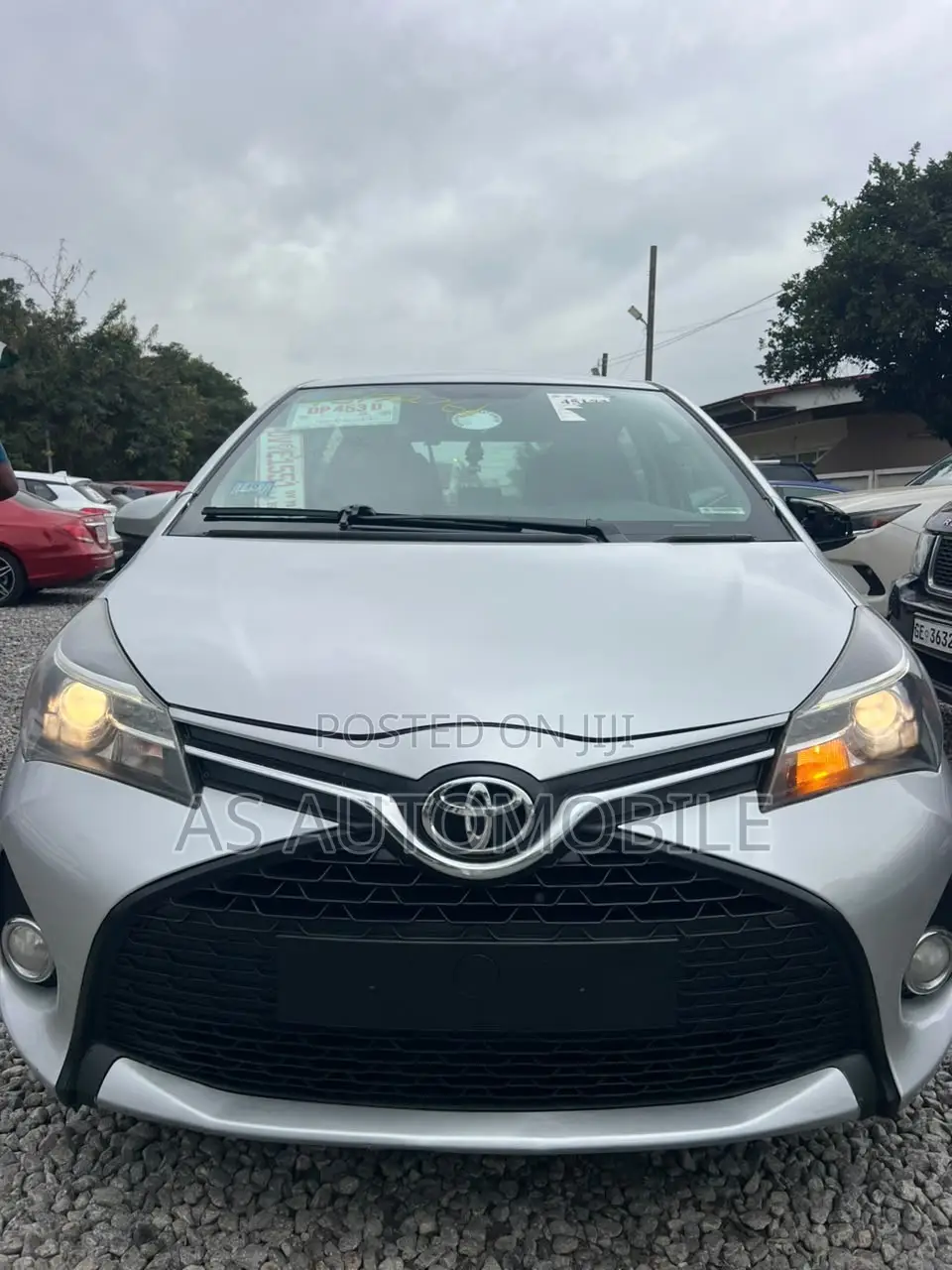 Toyota Yaris SE Hatchback 5dr 2015 Silver
