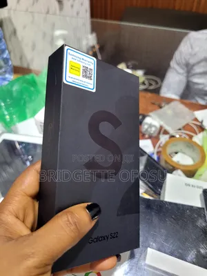 New Samsung Galaxy S22 5G 128 GB Black