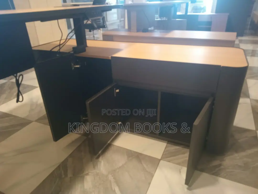 Modern Electric Height Adjustable Executive Desk (2000x1600mm)