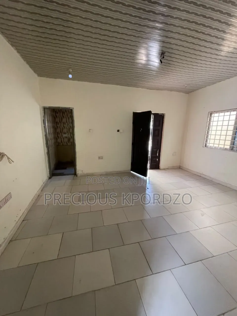 1bdrm Room & Parlour in Forster Home Adenta for rent