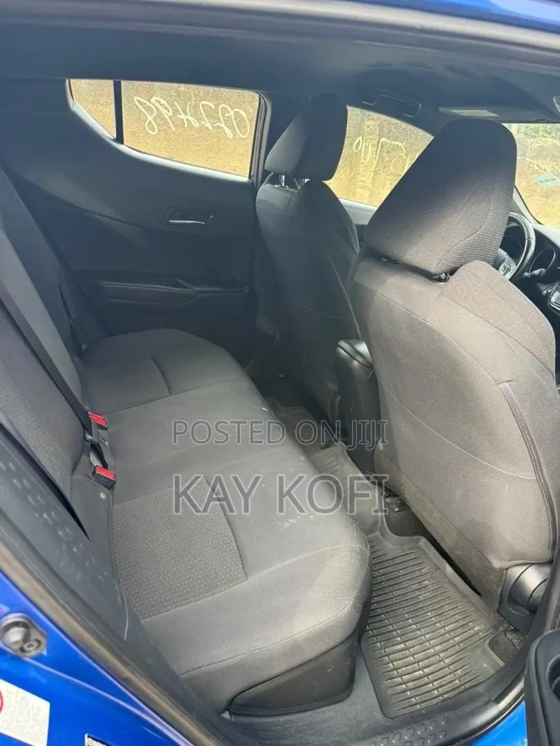 Toyota C-HR 2018 Blue