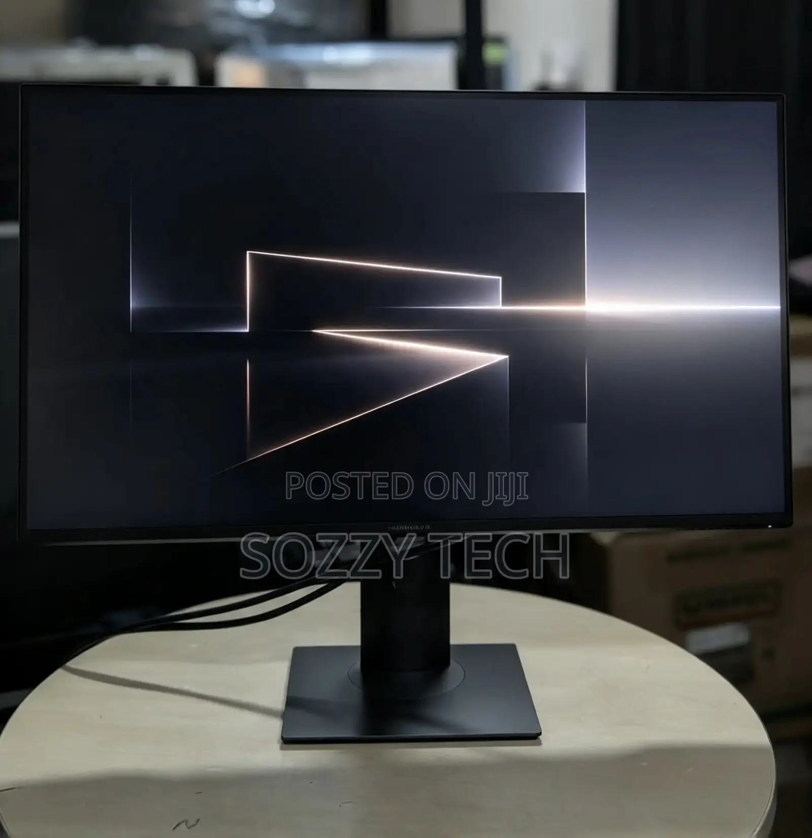 Dell U2718Q Ultra Sharp 27 Inch 4k Monitor, 3840 X 2160 at 60Hz, Audio