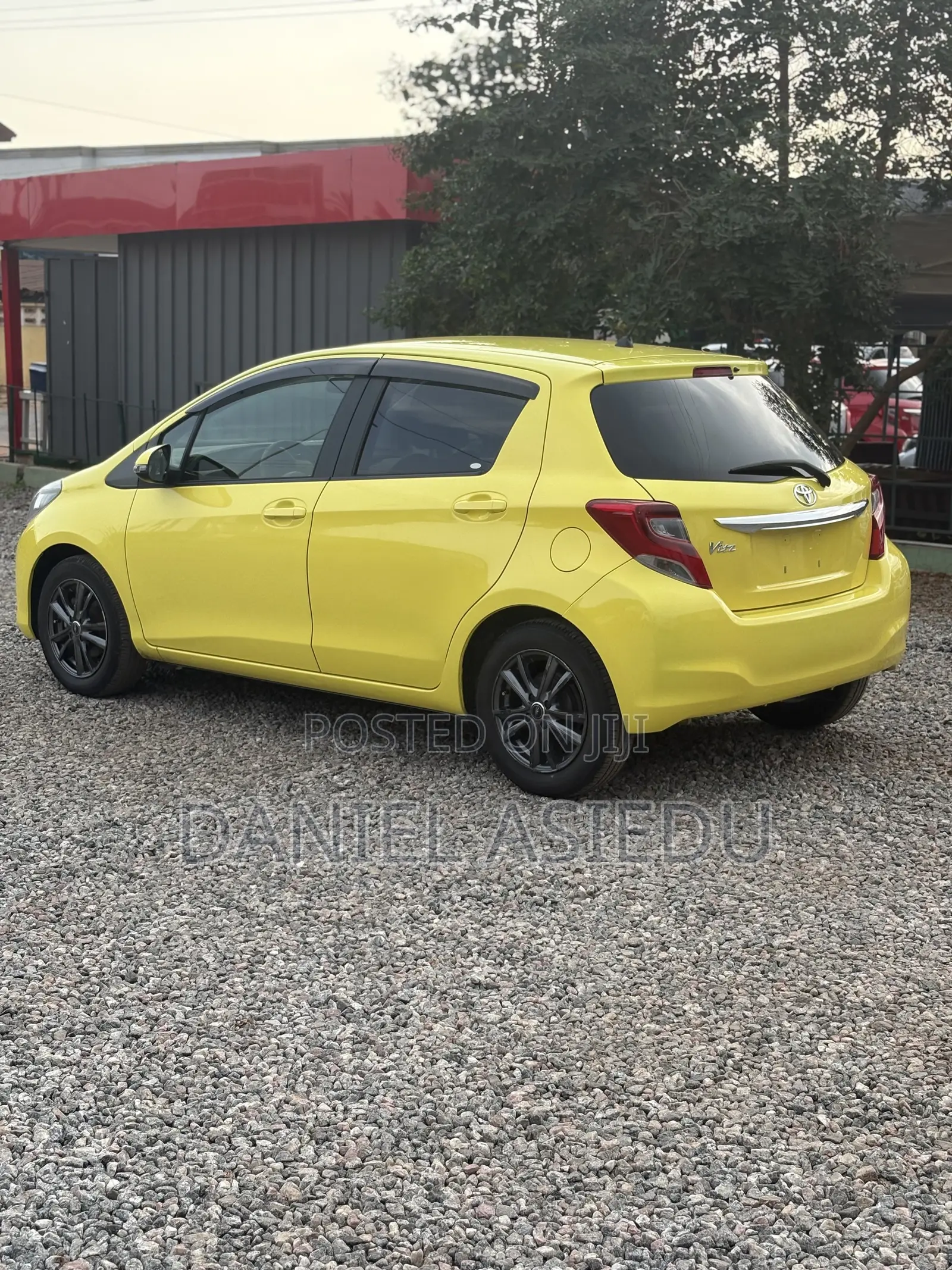 Toyota Vitz 1.3 AWD 3dr 2015 Yellow
