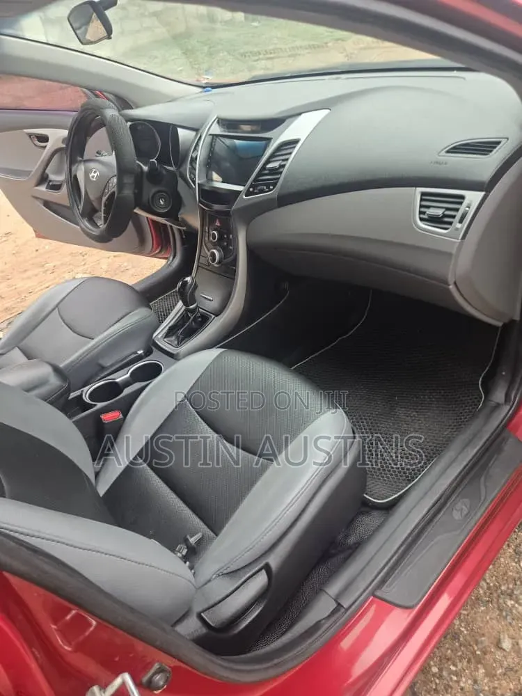 Hyundai Elantra 2014 Red