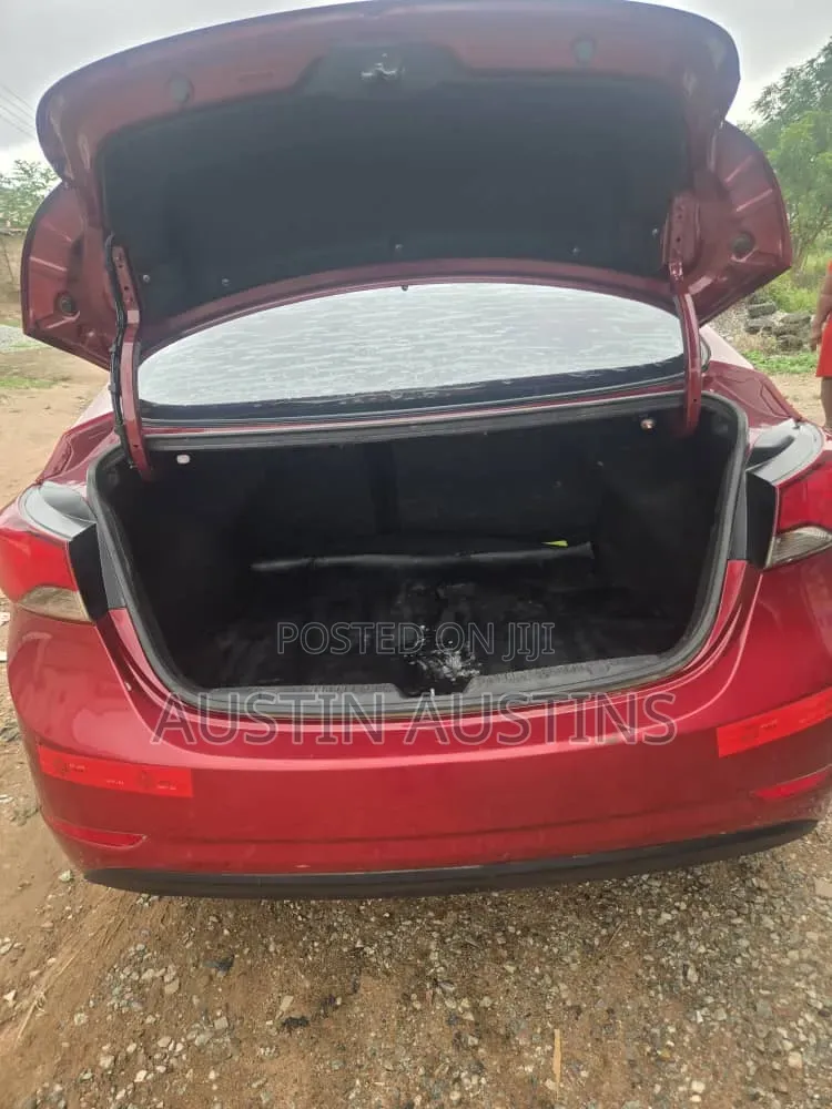 Hyundai Elantra 2014 Red
