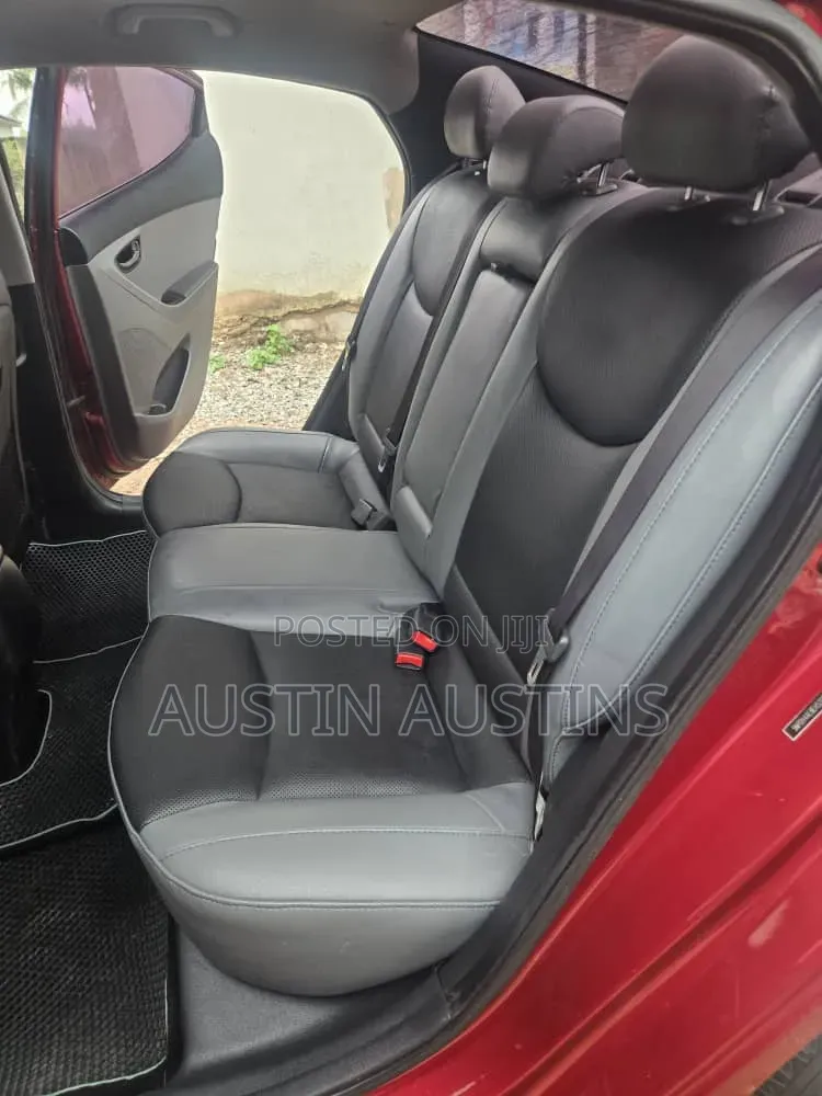 Hyundai Elantra 2014 Red