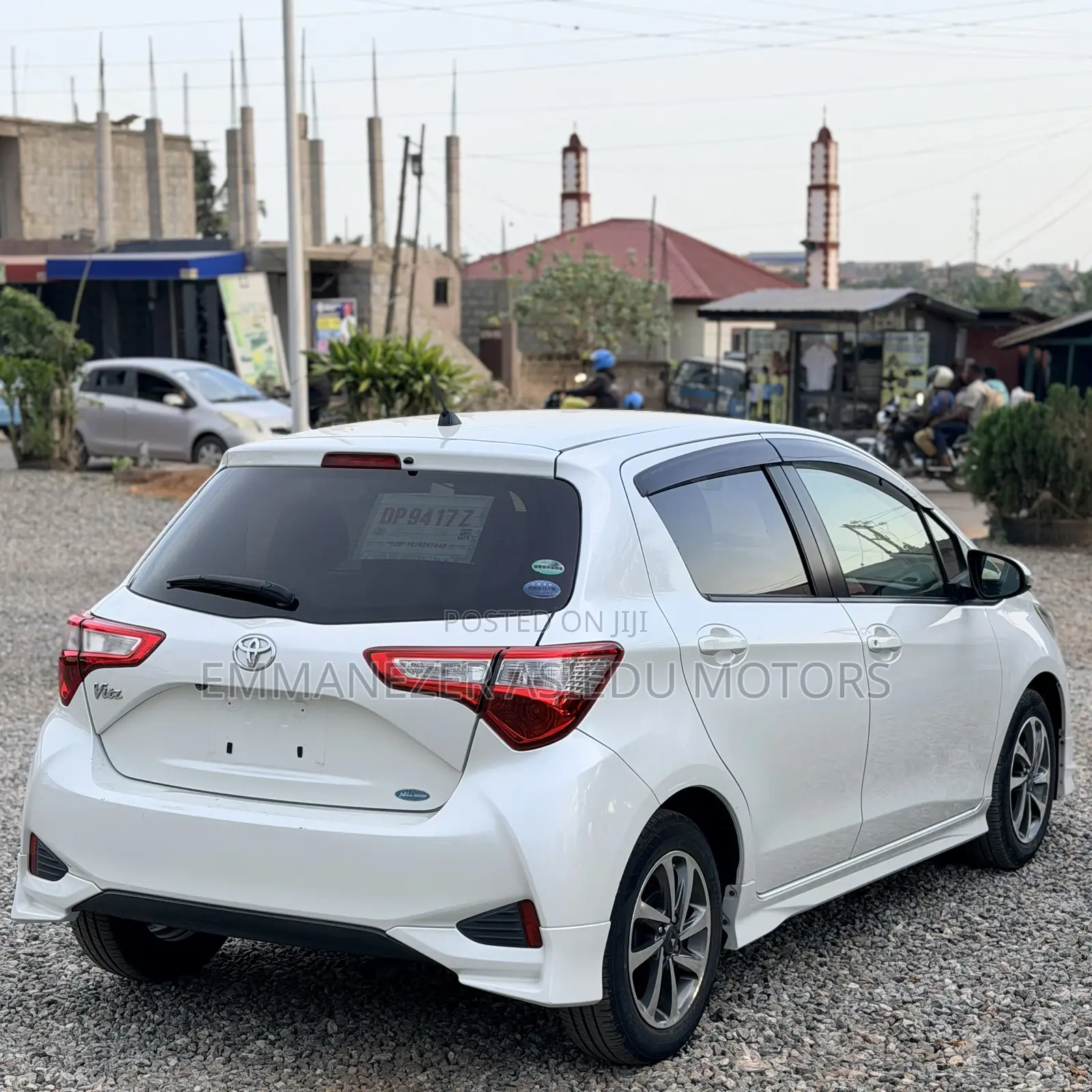 Toyota Vitz 1.3 FWD 5dr 2017 Pearl