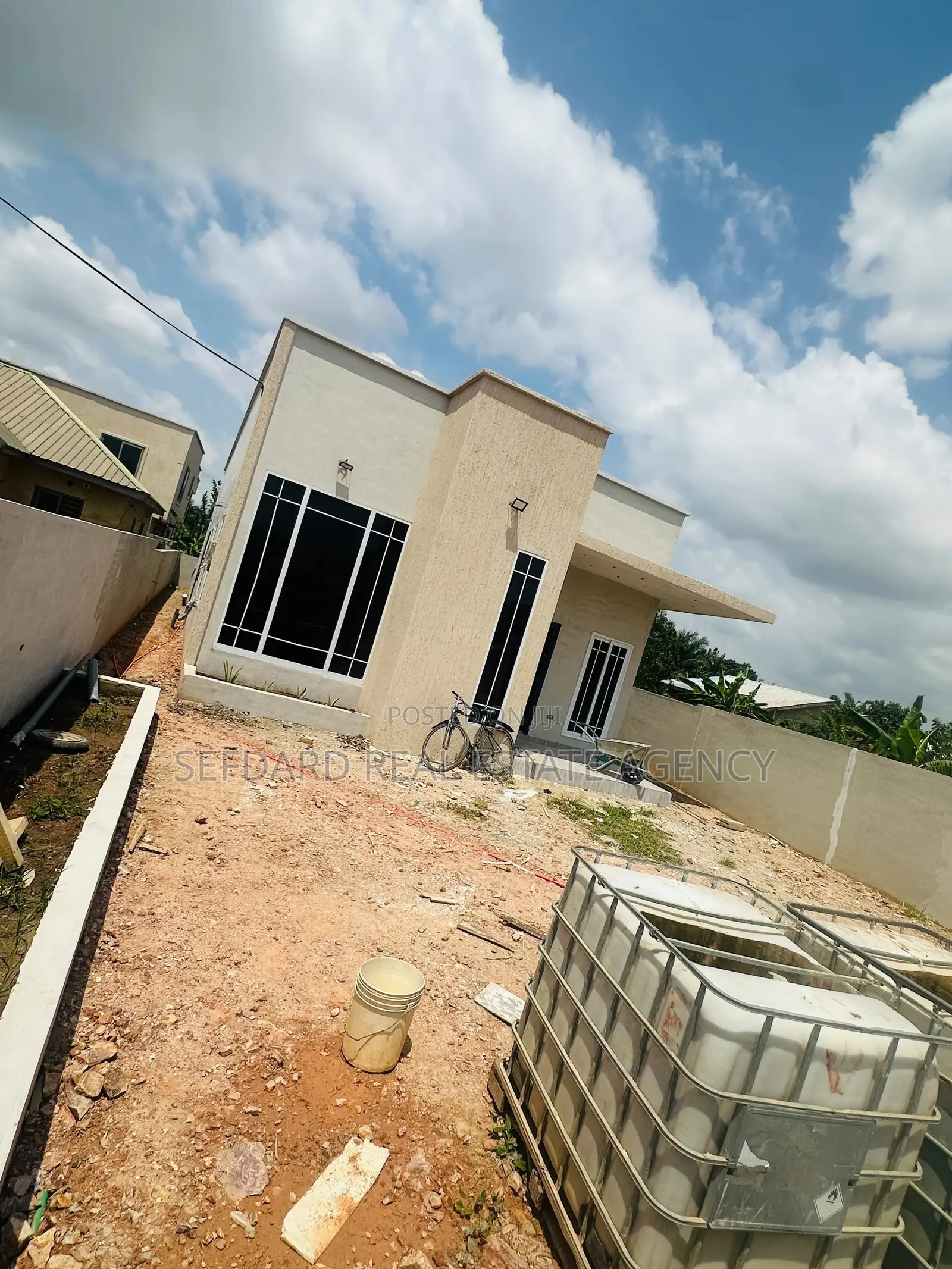 3bdrm House in Sefdard Properties, Amasaman for sale