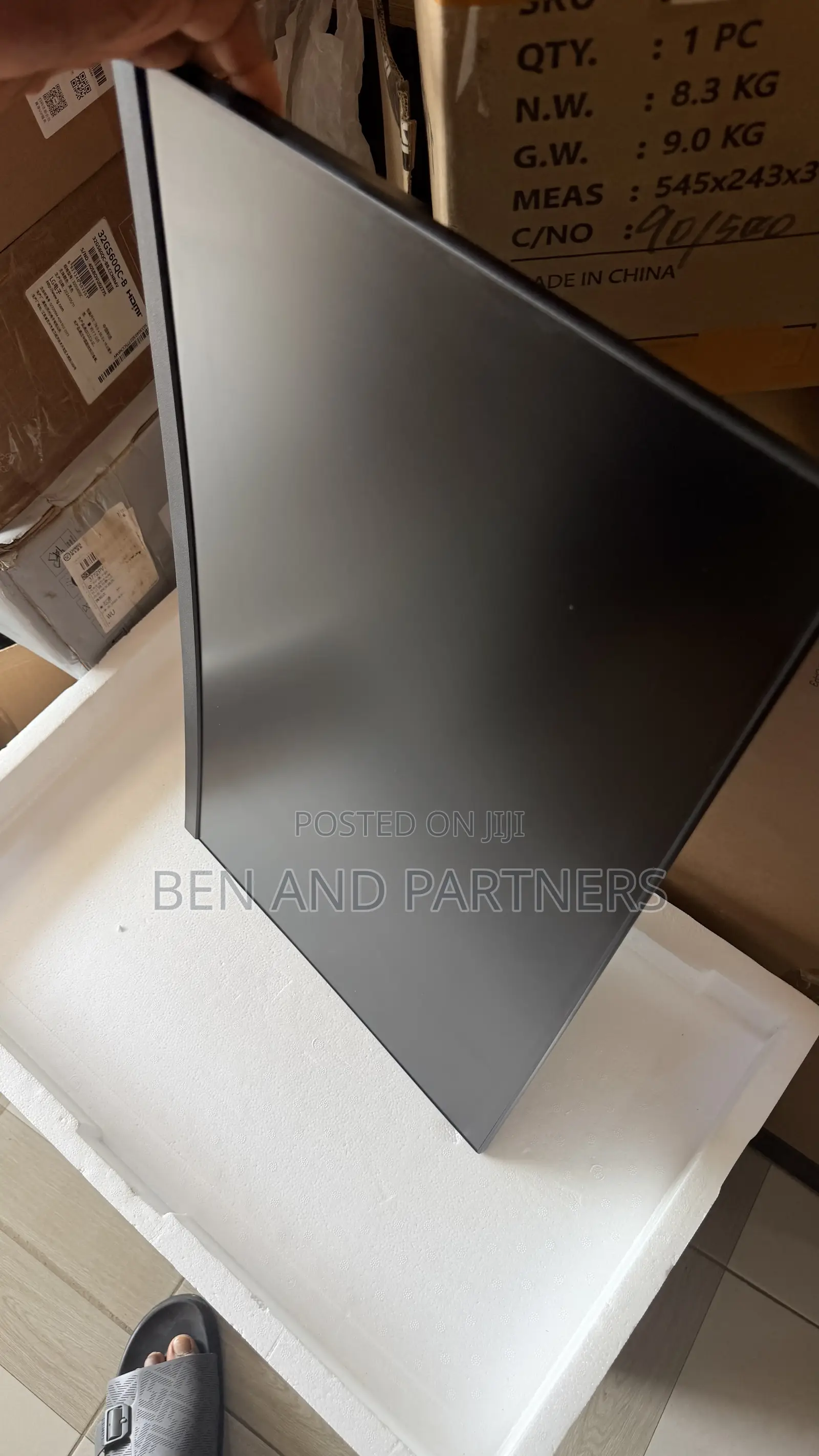 27” QHD, 180hz, 1ms GAMING MONITOR