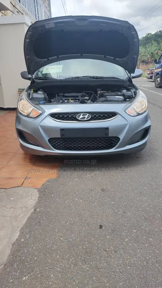Hyundai Accent SE 2018 Gray