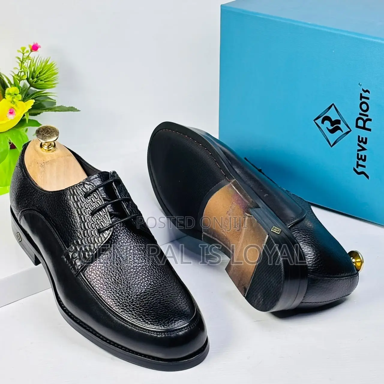 Steve Riots Executive Black Derby Shoes With a Textured Leather Upper