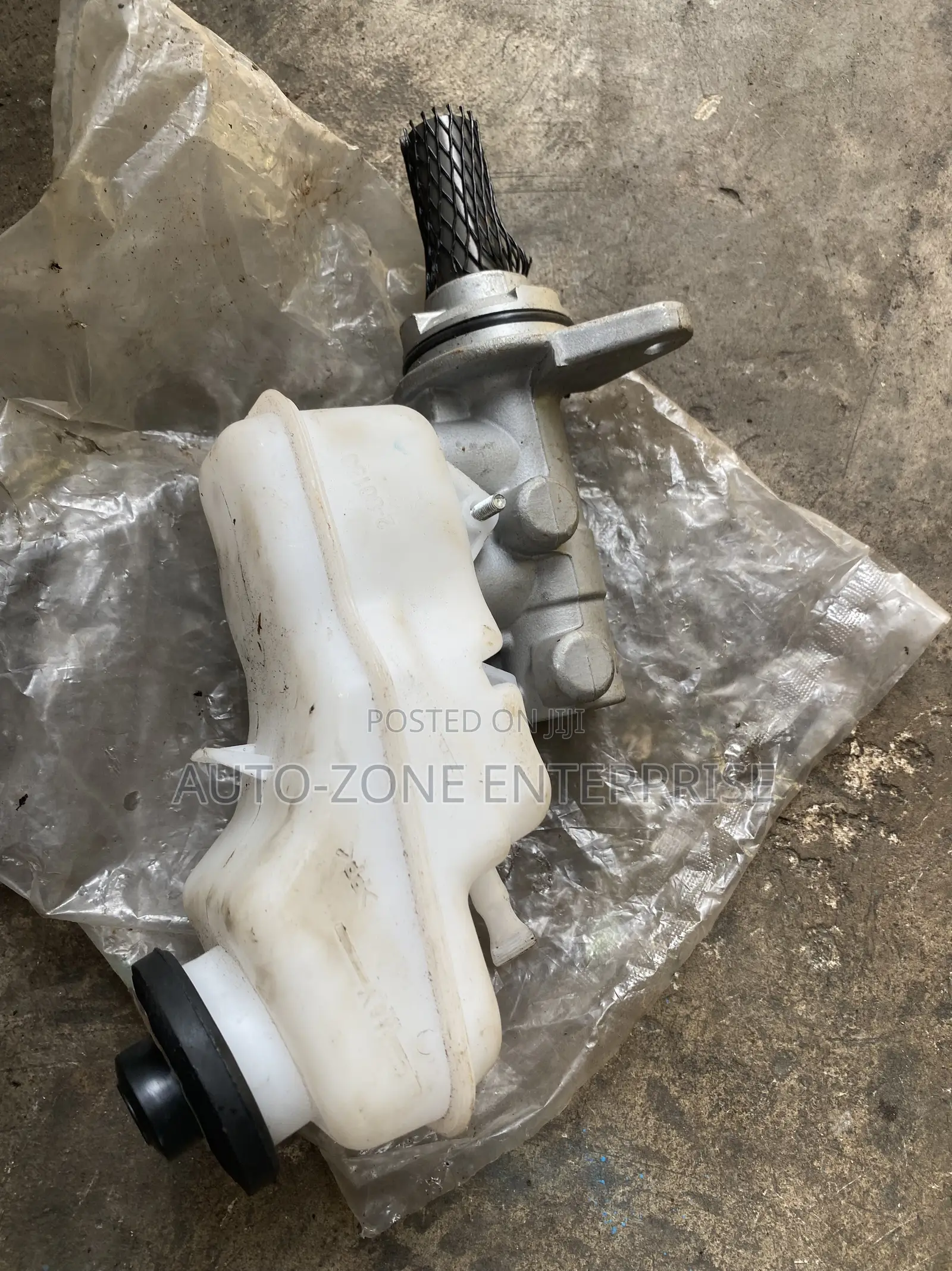 Pontiac Vibe Brake Master Cylinder/Brake Pot