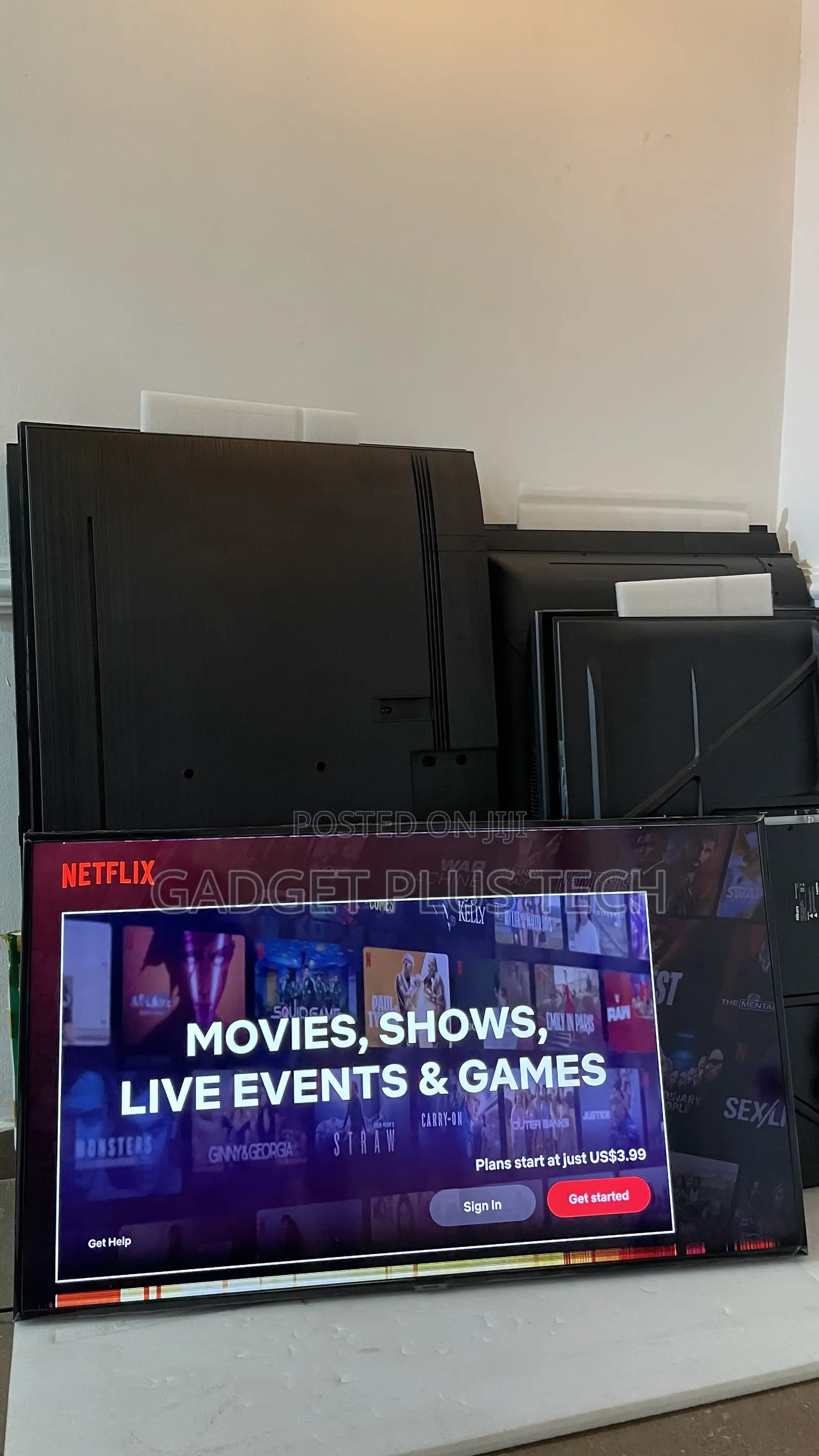 50” Samsung 4k Smart TV (Lines at the Button & Top Part of the Screen)