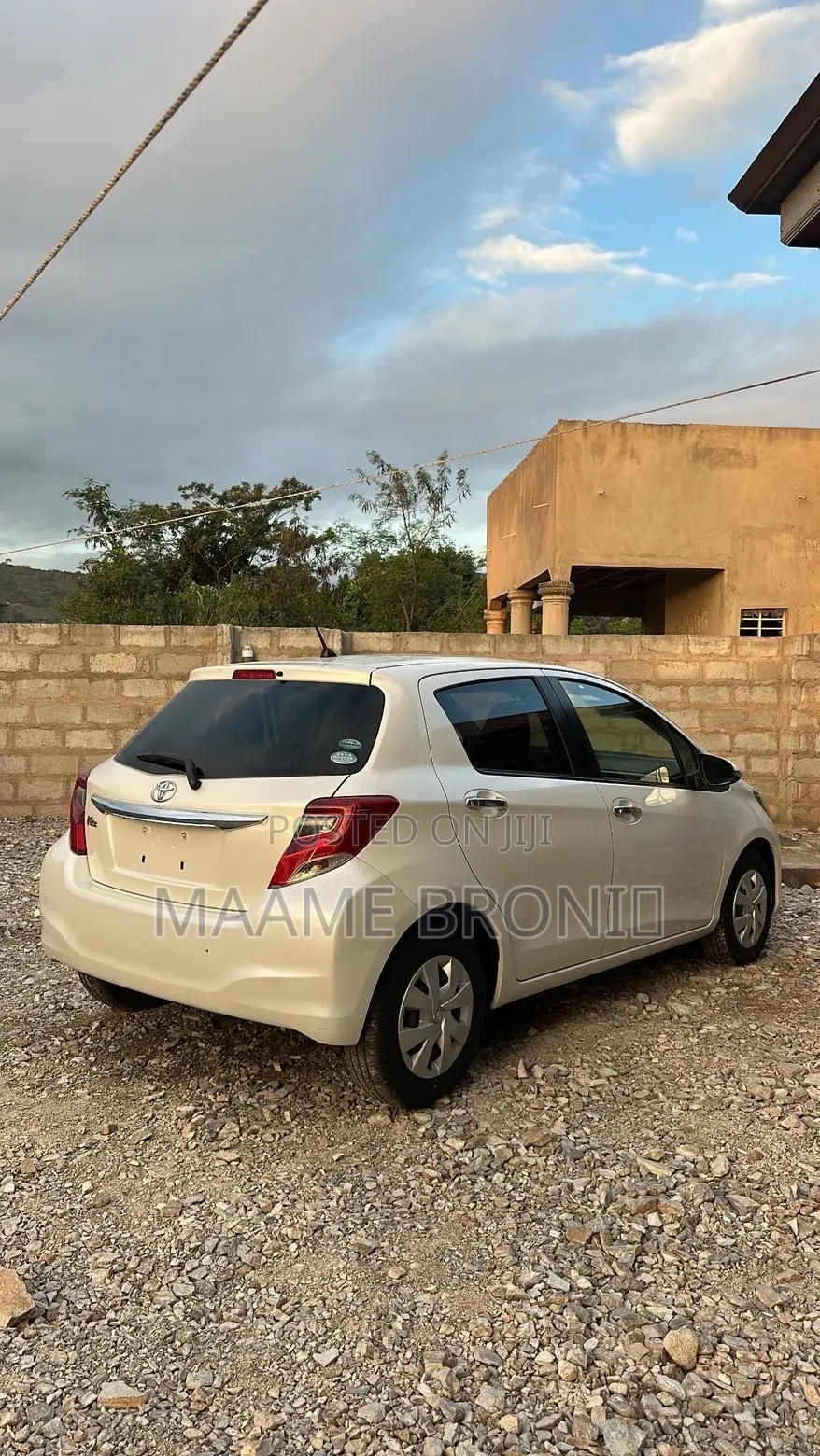Toyota Vitz 2015 White